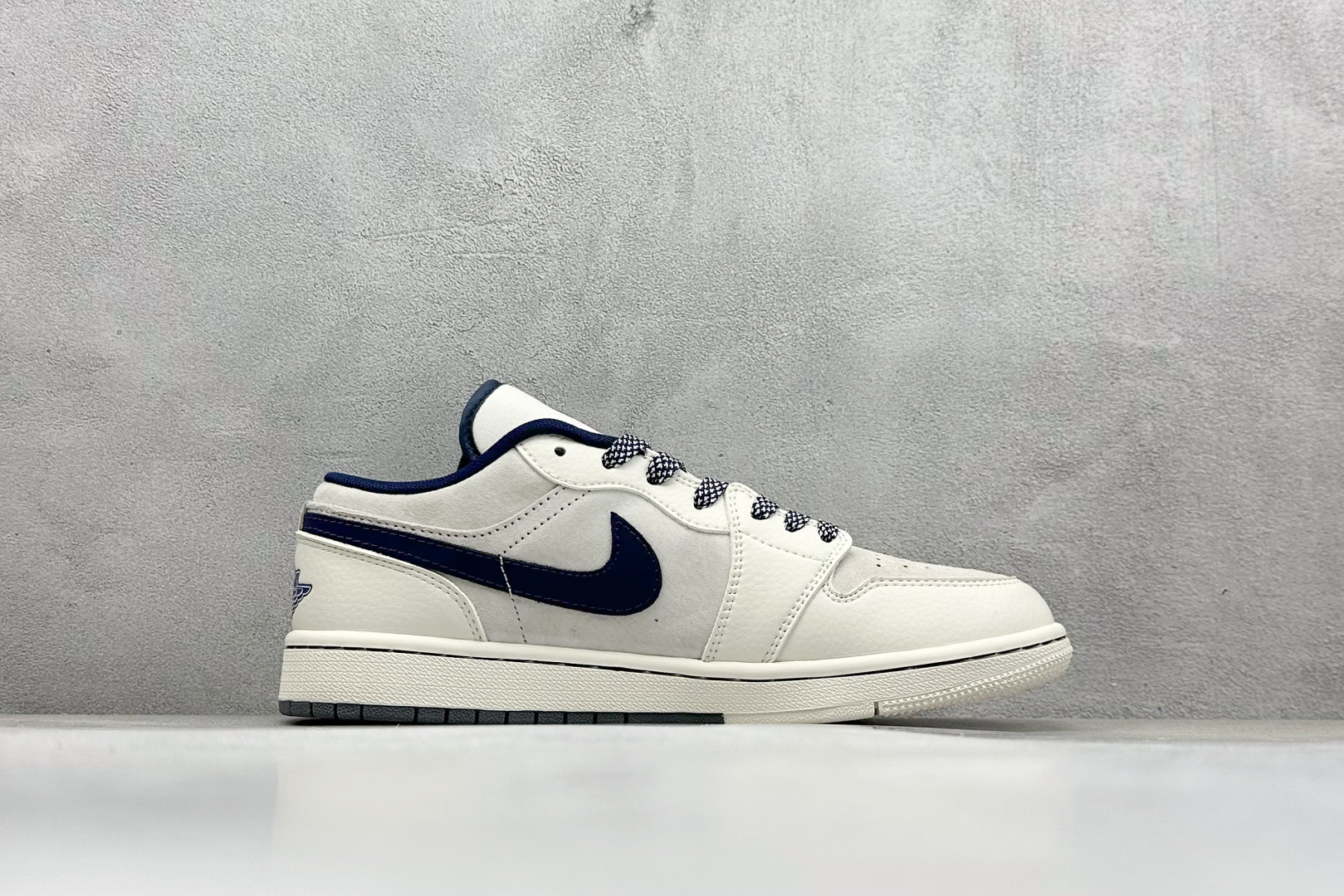 福利特价 
Air Jordan 1 Low 斯图西联名 高端定制 低帮复古篮球鞋
#定制鞋盒 大厂纯原