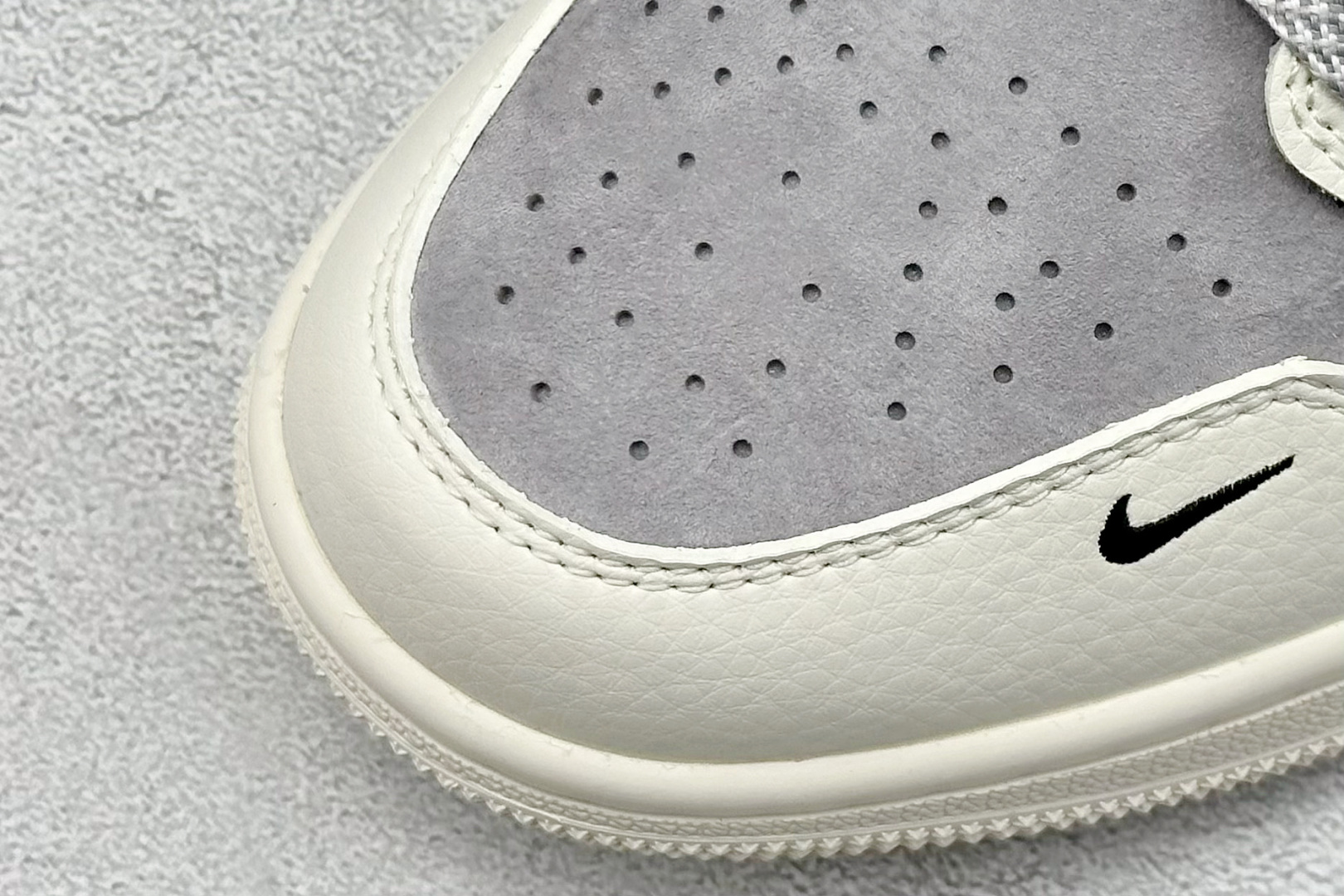 福利特价 
Air Jordan 1 Low 斯图西联名 高端定制 低帮复古篮球鞋
#定制鞋盒 大厂纯原
