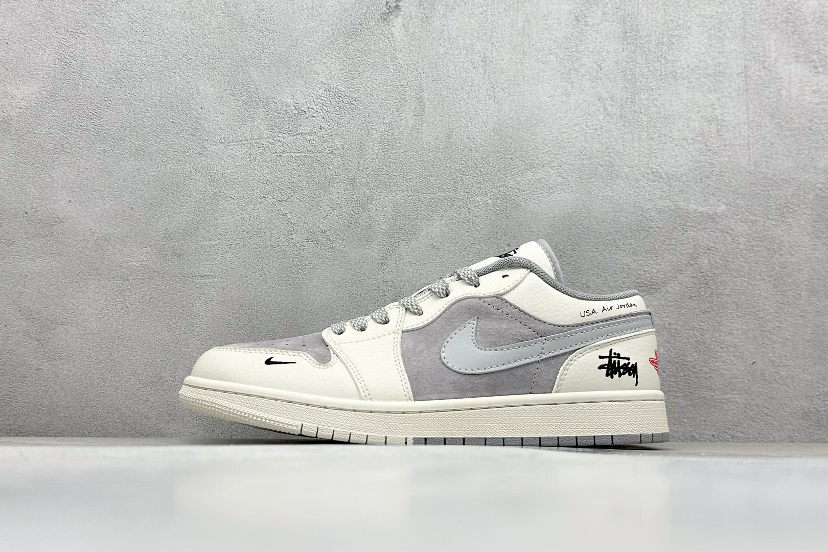 福利特价 
Air Jordan 1 Low 斯图西联名 高端定制 低帮复古篮球鞋
#定制鞋盒 大厂纯原