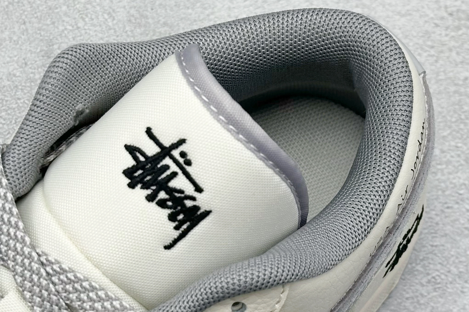 福利特价 
Air Jordan 1 Low 斯图西联名 高端定制 低帮复古篮球鞋
#定制鞋盒 大厂纯原