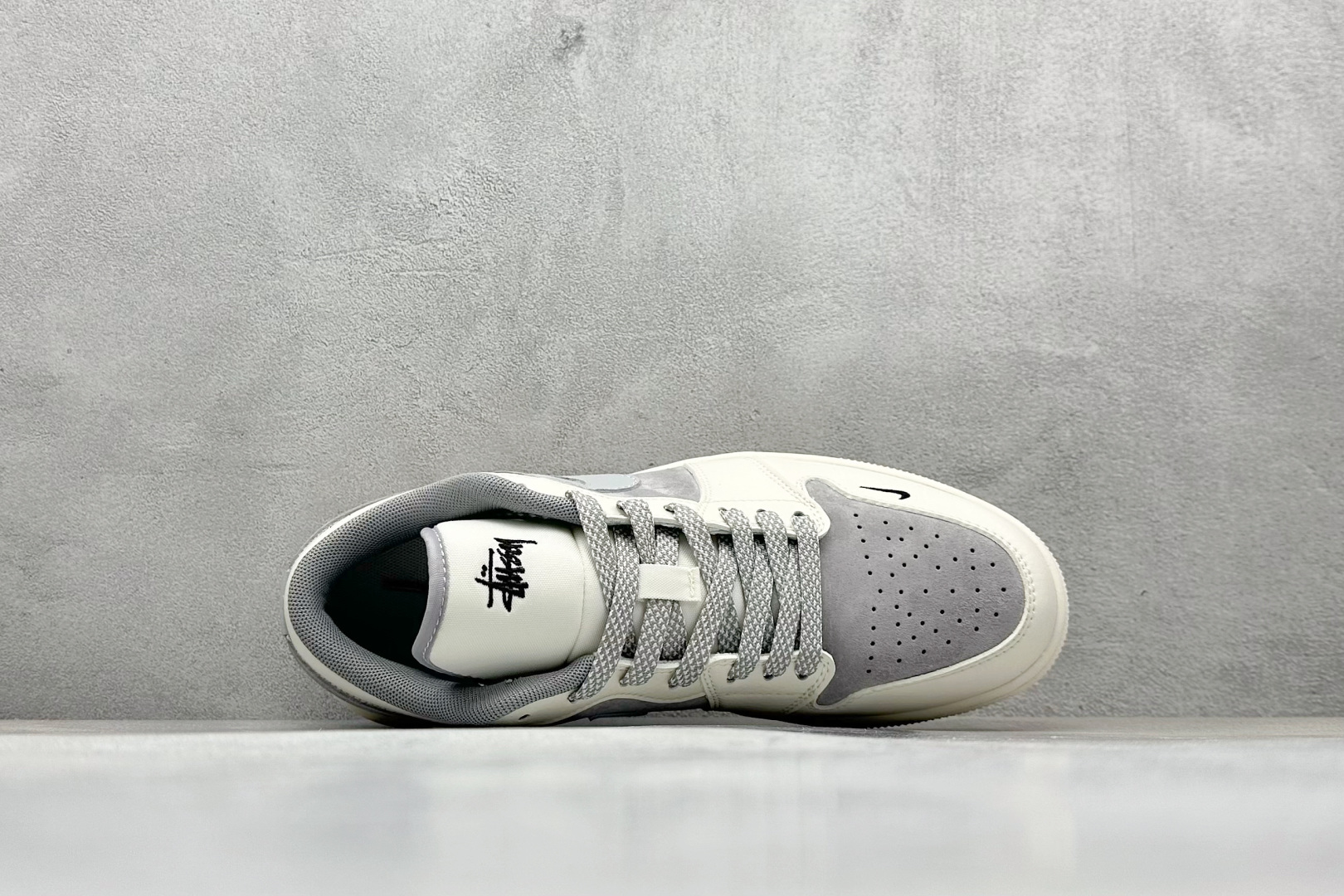 福利特价 
Air Jordan 1 Low 斯图西联名 高端定制 低帮复古篮球鞋
#定制鞋盒 大厂纯原