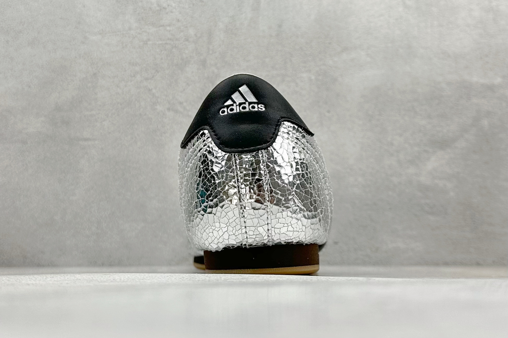 AdidOriginals Taekwondo 阿迪包裏性运动舒适防滑耐磨低帮训练鞋  JH9664