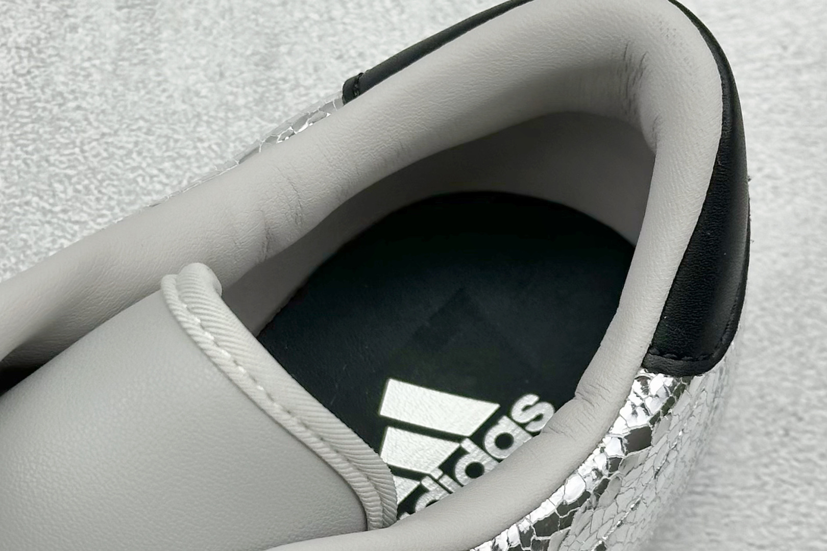 AdidOriginals Taekwondo 阿迪包裏性运动舒适防滑耐磨低帮训练鞋  JH9664