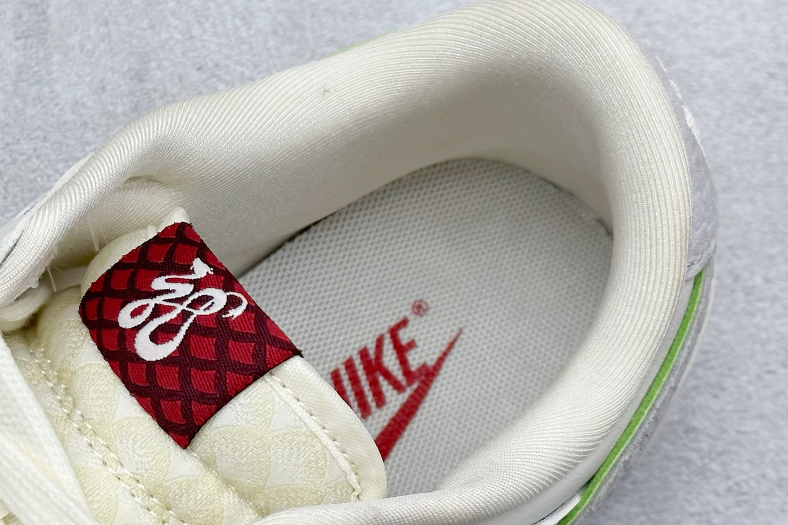 福利特价
Nk SB Dunk Low 龙年限定联名 周年高端定制 低帮休闲板鞋
#定制鞋盒 大厂纯原