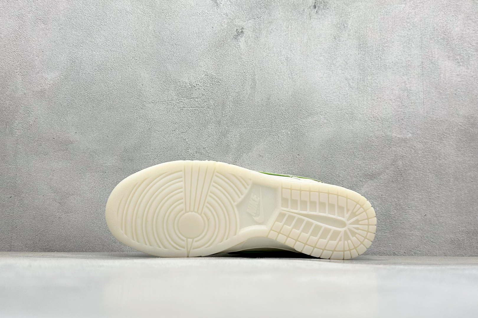 福利特价
Nk SB Dunk Low 龙年限定联名 周年高端定制 低帮休闲板鞋
#定制鞋盒 大厂纯原