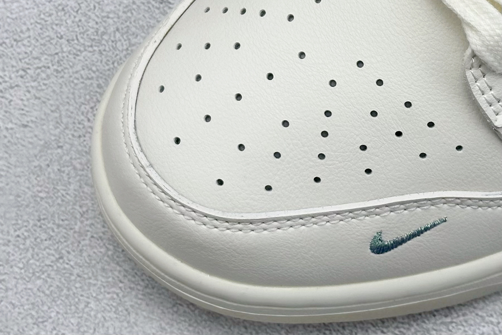 福利特价
Nk SB Dunk Low 龙年限定联名 周年高端定制 低帮休闲板鞋
#定制鞋盒 大厂纯原