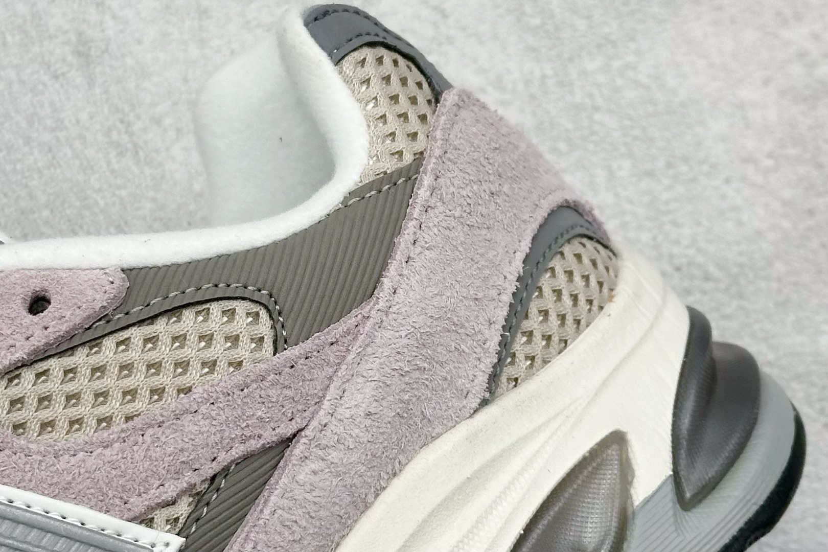 图片[9]-SC版New Balance 2010系列 复古休闲跑步鞋 #鞋面的柔软麂皮搭配尼龙网布，特别透气而且还复古感，不管是搭配牛仔裤还工装裤都是百搭！ 货号：U2010NB1 尺码：36 37 37.5 38 38.5 39 40 40.5 41 42 42.5 43 44 44.5 45-选品中心