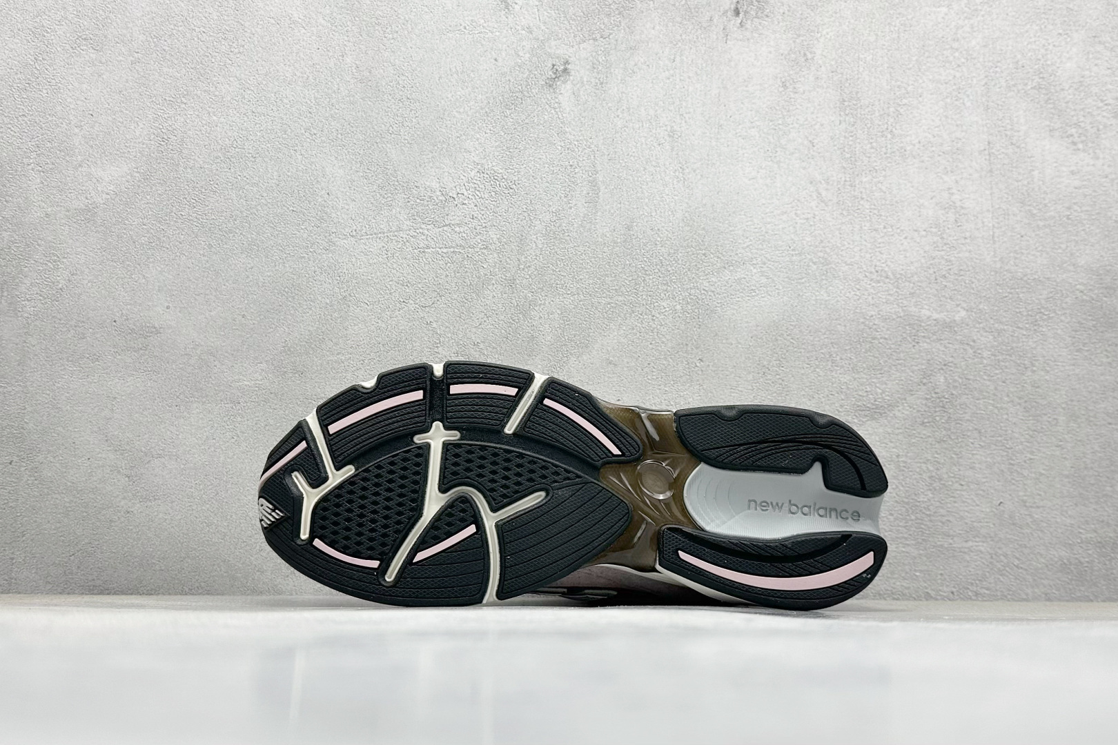 图片[4]-SC版New Balance 2010系列 复古休闲跑步鞋 #鞋面的柔软麂皮搭配尼龙网布，特别透气而且还复古感，不管是搭配牛仔裤还工装裤都是百搭！ 货号：U2010NB1 尺码：36 37 37.5 38 38.5 39 40 40.5 41 42 42.5 43 44 44.5 45-选品中心