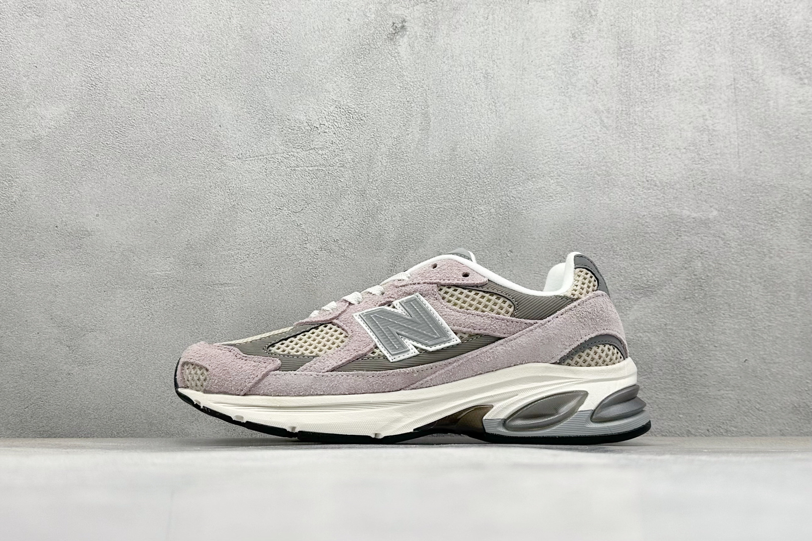 SC版New Balance 2010系列 复古休闲跑步鞋 #鞋面的柔软麂皮搭配尼龙网布，特别透气而且还复古感，不管是搭配牛仔裤还工装裤都是百搭！ 货号：U2010NB1 尺码：36 37 37.5 38 38.5 39 40 40.5 41 42 42.5 43 44 44.5 45-选品中心