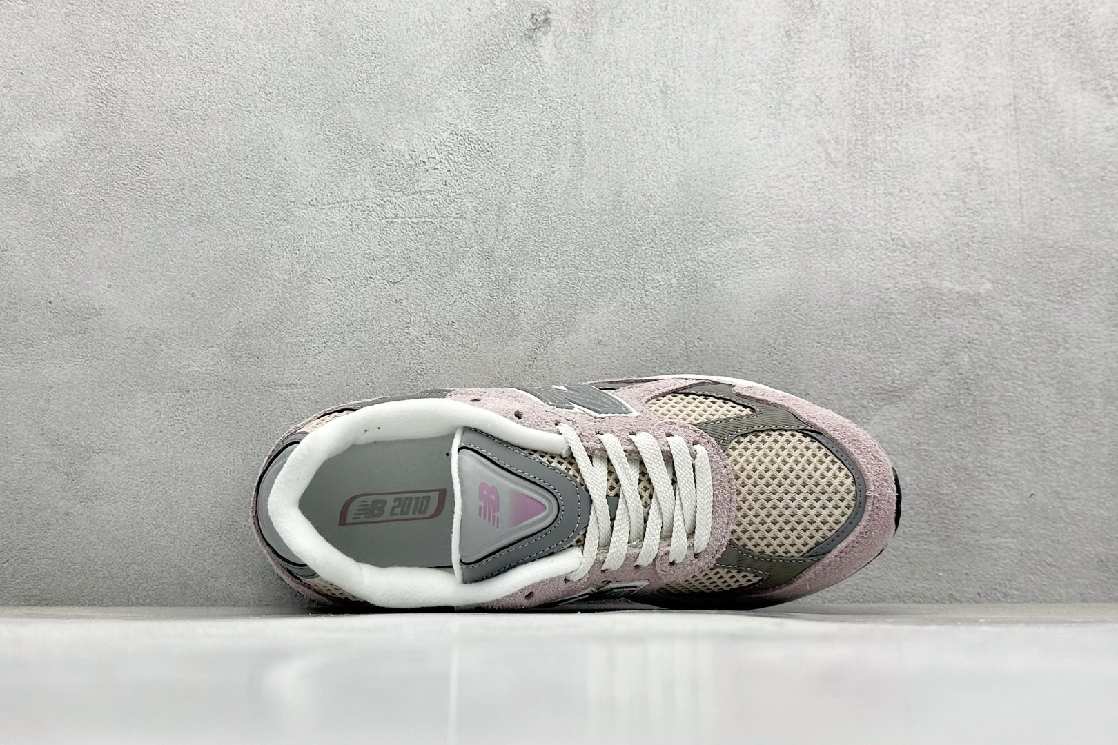 图片[3]-SC版New Balance 2010系列 复古休闲跑步鞋 #鞋面的柔软麂皮搭配尼龙网布，特别透气而且还复古感，不管是搭配牛仔裤还工装裤都是百搭！ 货号：U2010NB1 尺码：36 37 37.5 38 38.5 39 40 40.5 41 42 42.5 43 44 44.5 45-选品中心