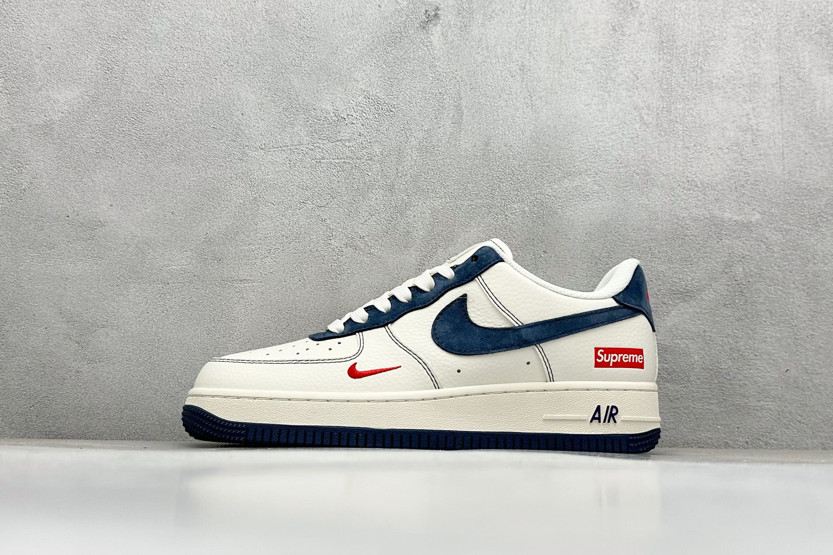 福利特价 
Air Force 1‘07 Low 联名 空军一号低帮休闲板鞋
#原楦头原纸板 原装鞋盒