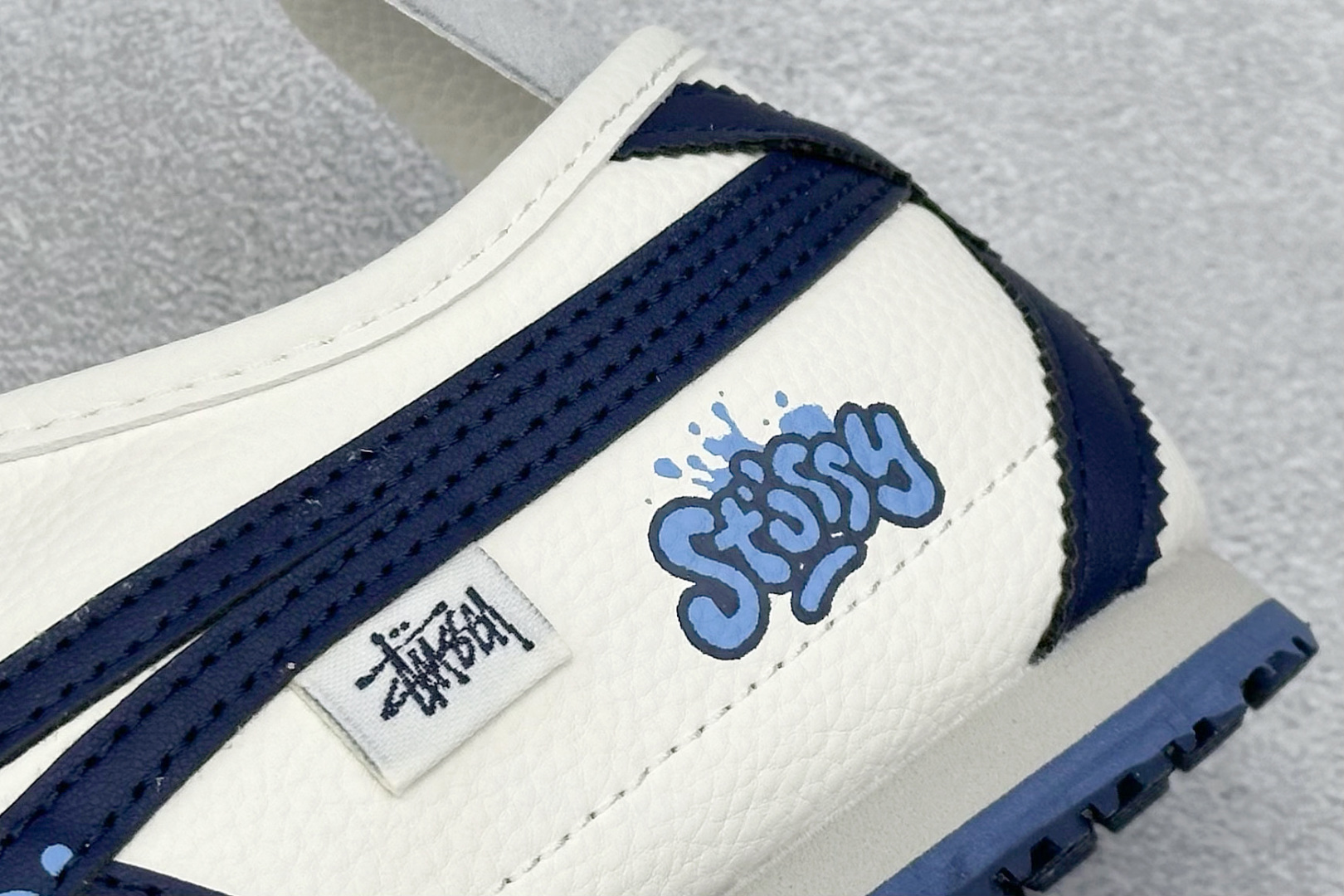 220 Onitsuka Tiger Mexico 66 Paraty x Stussy 百搭单品 板鞋 DL408-142-Chinese UA Cheap High Quatity Brand Clothes Bags handbags Sneakers wholesale wholesaler seller from China Factory suppliers Fashion Clothing Shoes best Quality Beautiful Price 220 Onitsuka Tiger Mexico 66 Paraty x Stussy 百搭单品 板鞋 DL408-142