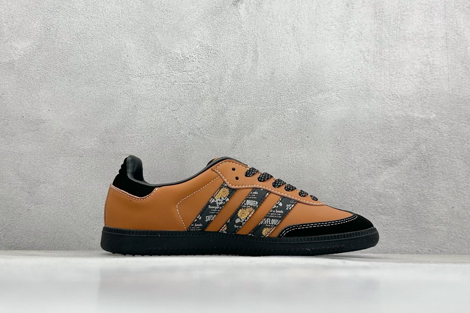 200 adidoriginals Samba OG 小雏菊 黑棕 桑巴舞系列复古经典轻便板鞋 XR0008-Chinese UA Cheap High Quatity Brand Clothes Bags handbags Sneakers wholesale wholesaler seller from China Factory suppliers Fashion Clothing Shoes best Quality Beautiful Price 200 adidoriginals Samba OG 小雏菊 黑棕 桑巴舞系列复古经典轻便板鞋 XR0008