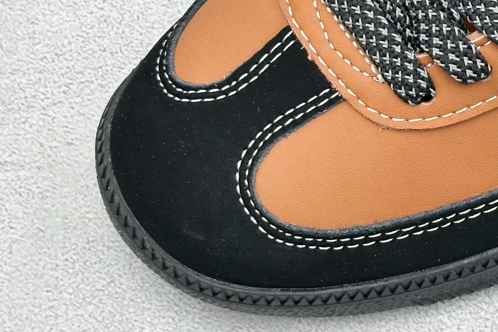 200 adidoriginals Samba OG 小雏菊 黑棕 桑巴舞系列复古经典轻便板鞋 XR0008-Chinese UA Cheap High Quatity Brand Clothes Bags handbags Sneakers wholesale wholesaler seller from China Factory suppliers Fashion Clothing Shoes best Quality Beautiful Price 200 adidoriginals Samba OG 小雏菊 黑棕 桑巴舞系列复古经典轻便板鞋 XR0008