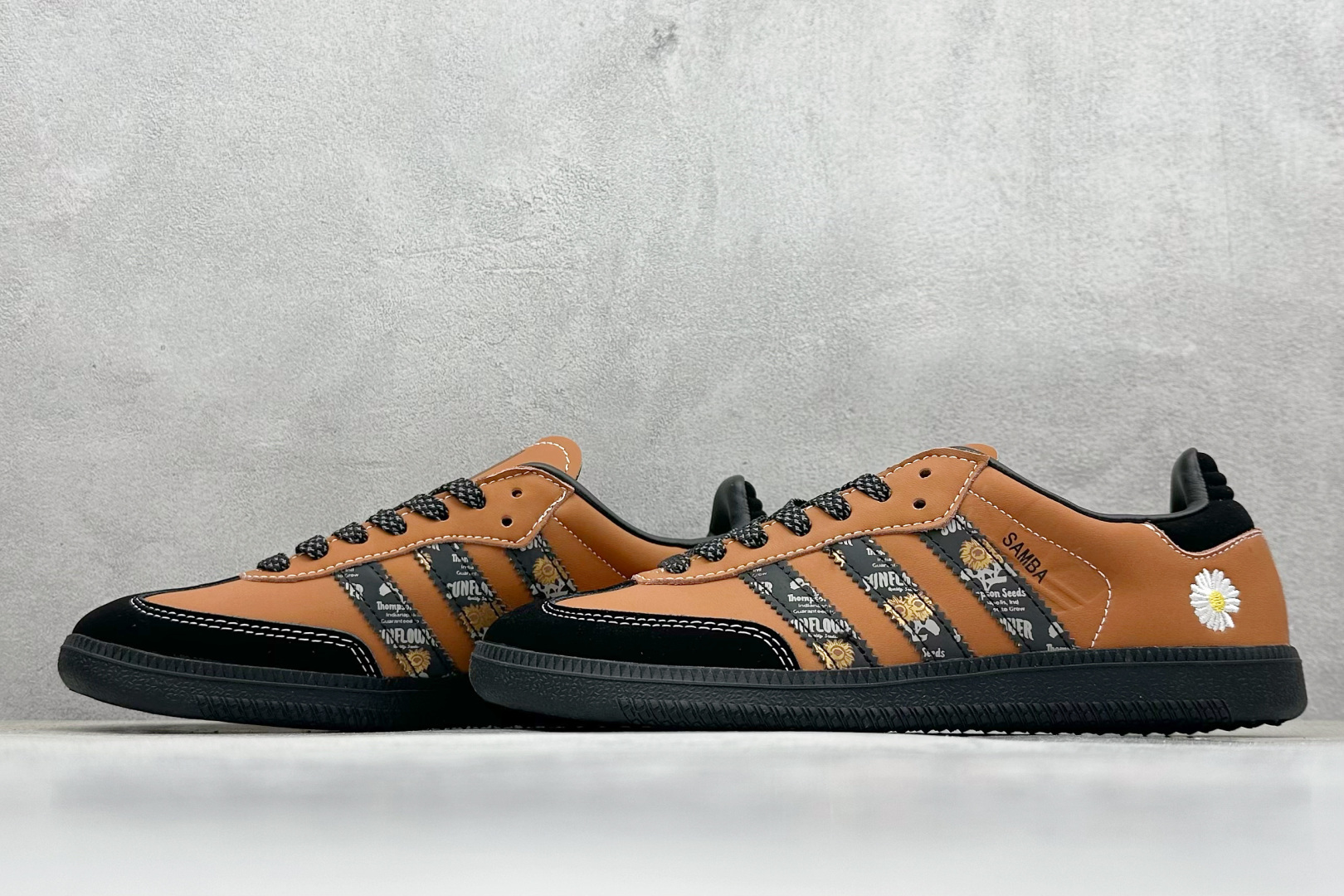 200 adidoriginals Samba OG 小雏菊 黑棕 桑巴舞系列复古经典轻便板鞋 XR0008-Chinese UA Cheap High Quatity Brand Clothes Bags handbags Sneakers wholesale wholesaler seller from China Factory suppliers Fashion Clothing Shoes best Quality Beautiful Price 200 adidoriginals Samba OG 小雏菊 黑棕 桑巴舞系列复古经典轻便板鞋 XR0008