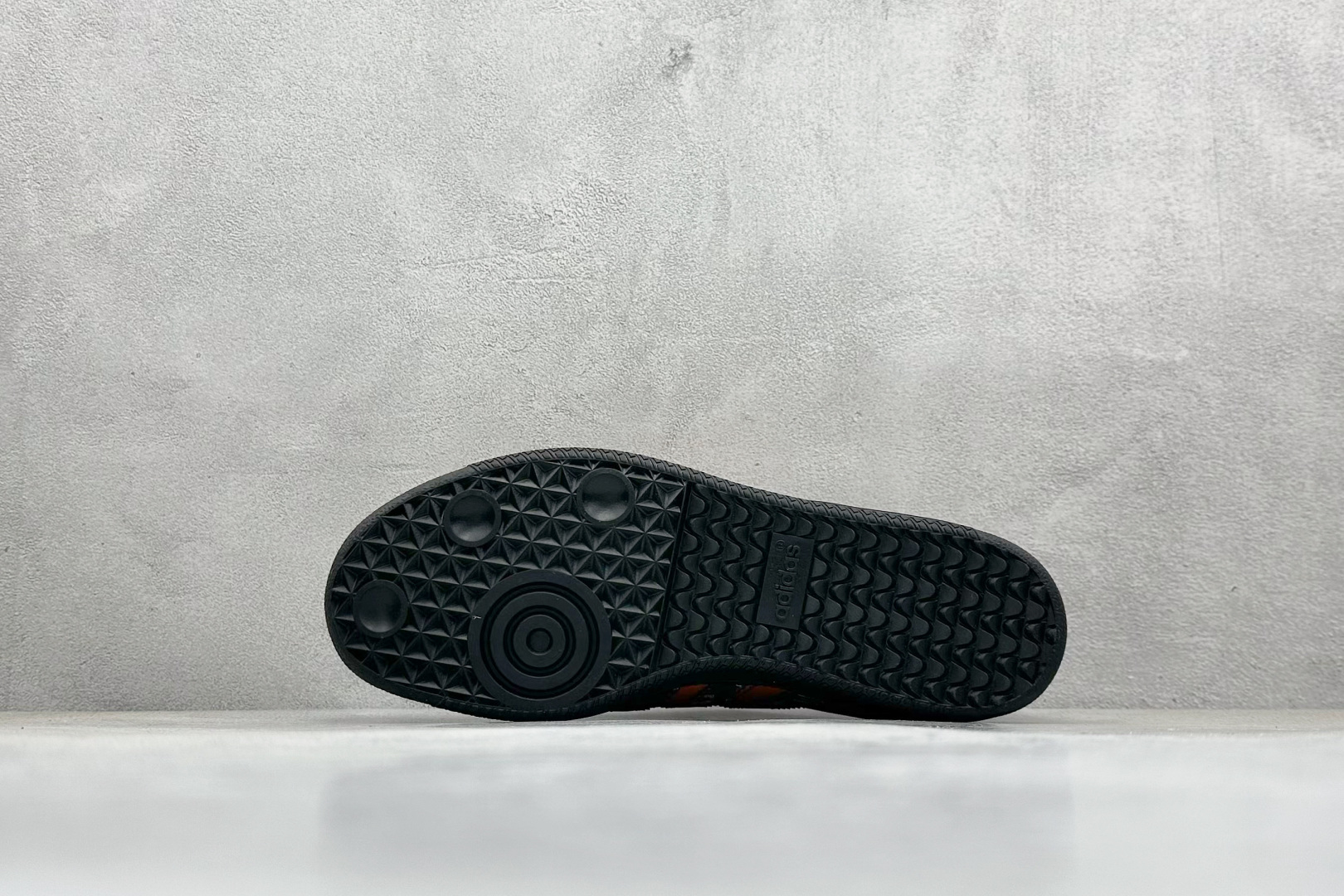 200 adidoriginals Samba OG 小雏菊 黑棕 桑巴舞系列复古经典轻便板鞋 XR0008-Chinese UA Cheap High Quatity Brand Clothes Bags handbags Sneakers wholesale wholesaler seller from China Factory suppliers Fashion Clothing Shoes best Quality Beautiful Price 200 adidoriginals Samba OG 小雏菊 黑棕 桑巴舞系列复古经典轻便板鞋 XR0008