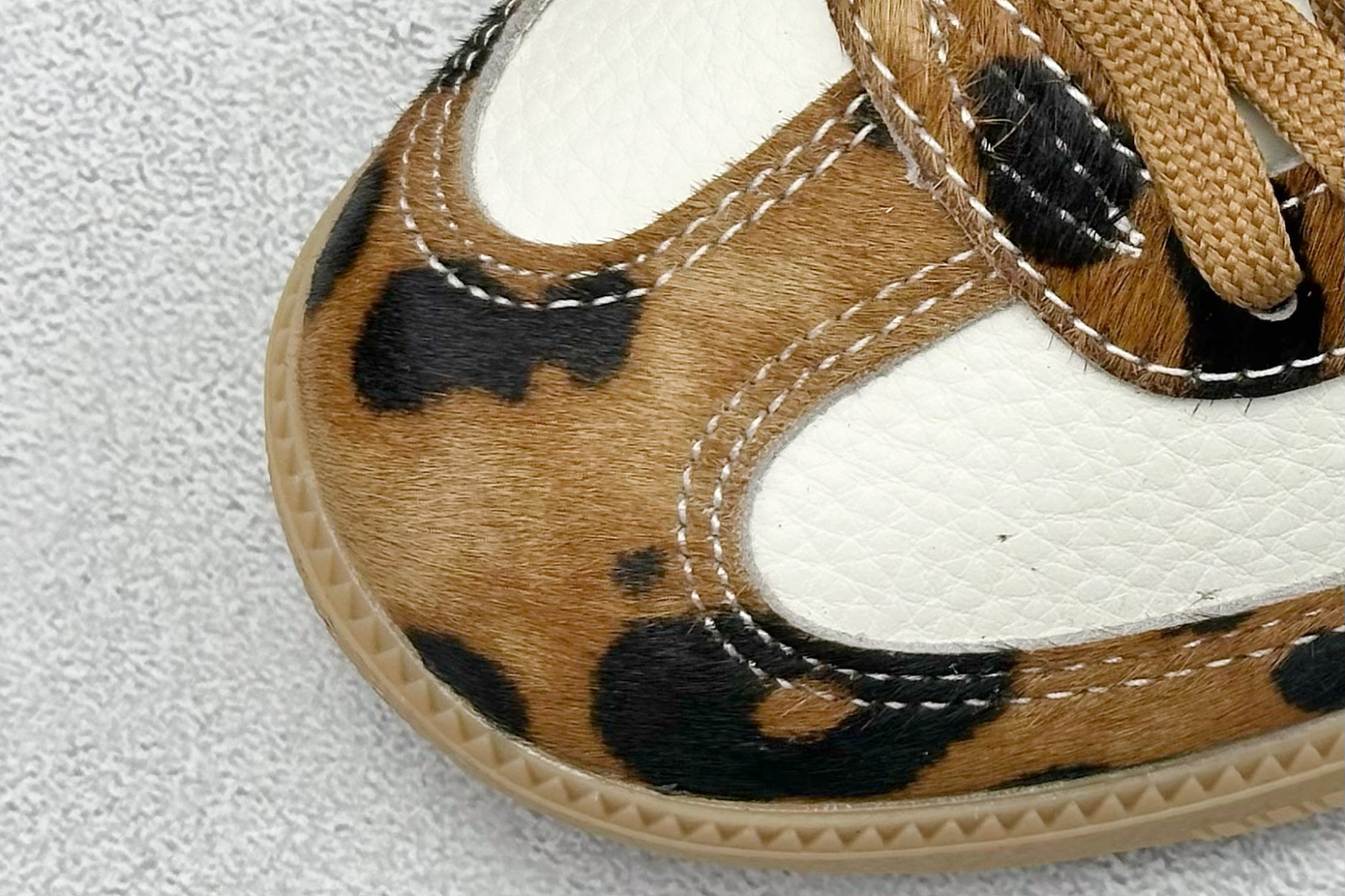 200 adidoriginals Samba OG x DIOR 豹纹 桑巴舞系列复古经典轻便板鞋 XR0009-Chinese UA Cheap High Quatity Brand Clothes Bags handbags Sneakers wholesale wholesaler seller from China Factory suppliers Fashion Clothing Shoes best Quality Beautiful Price 200 adidoriginals Samba OG x DIOR 豹纹 桑巴舞系列复古经典轻便板鞋 XR0009