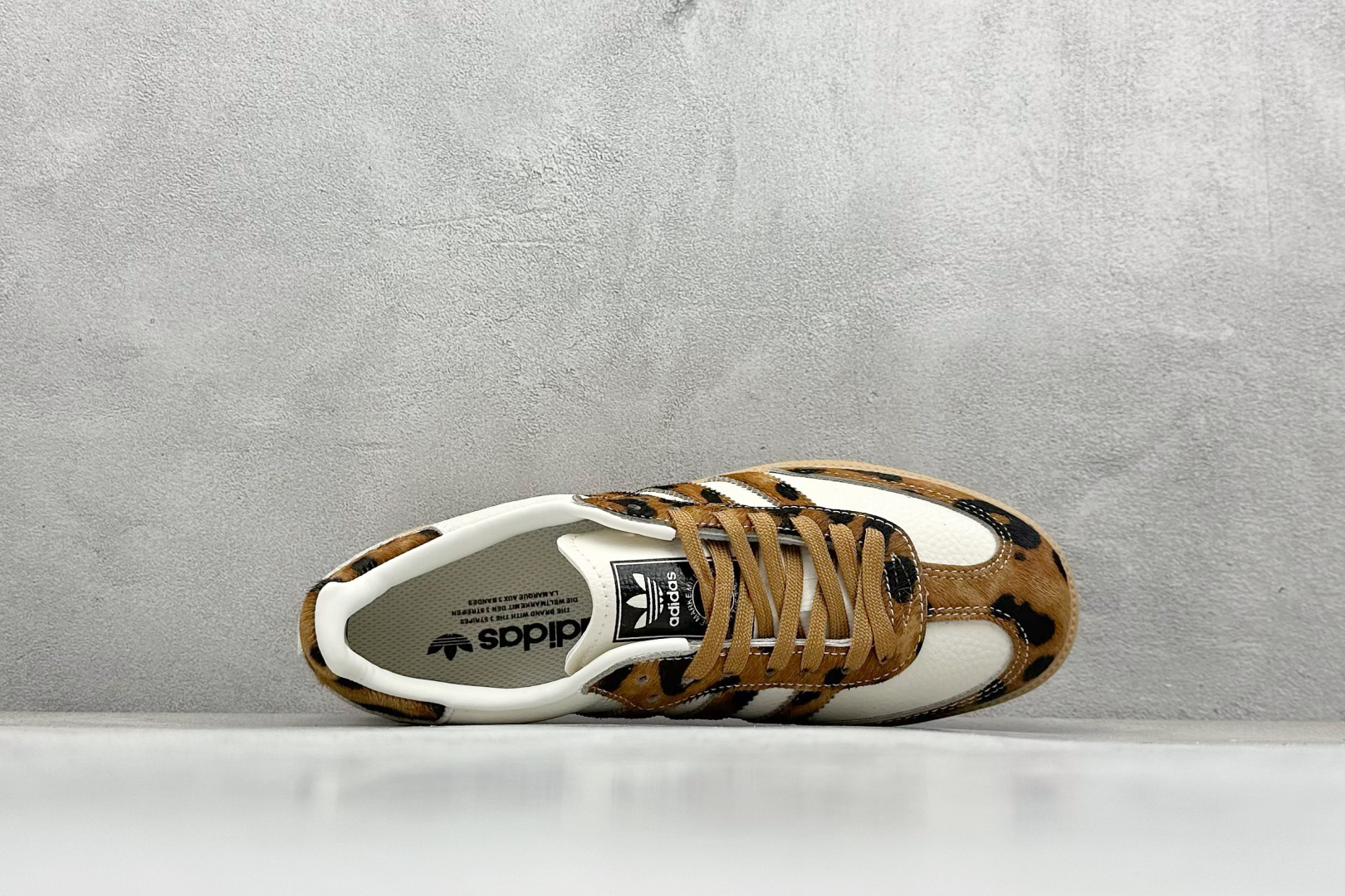 200 adidoriginals Samba OG x DIOR 豹纹 桑巴舞系列复古经典轻便板鞋 XR0009-Chinese UA Cheap High Quatity Brand Clothes Bags handbags Sneakers wholesale wholesaler seller from China Factory suppliers Fashion Clothing Shoes best Quality Beautiful Price 200 adidoriginals Samba OG x DIOR 豹纹 桑巴舞系列复古经典轻便板鞋 XR0009