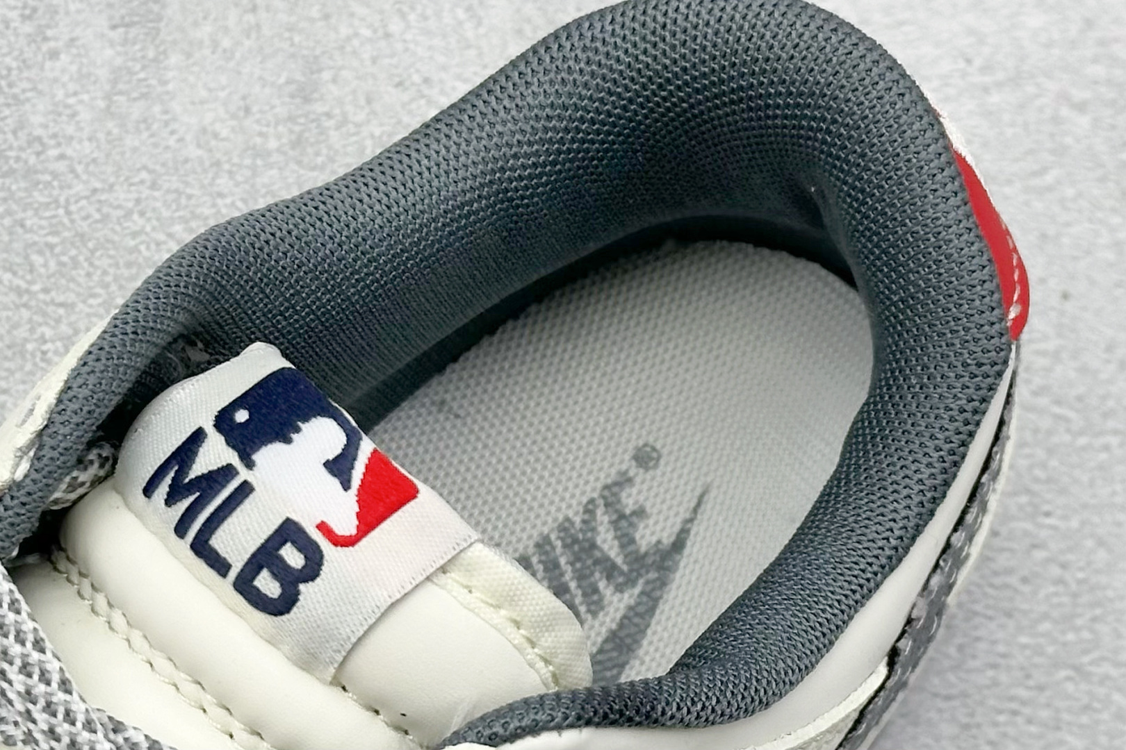 240 Nike SB Dunk Low x MLB 白黑双小勾 HS8068-055-Chinese UA Cheap High Quatity Brand Clothes Bags handbags Sneakers wholesale wholesaler seller from China Factory suppliers Fashion Clothing Shoes best Quality Beautiful Price 240 Nike SB Dunk Low x MLB 白黑双小勾 HS8068-055