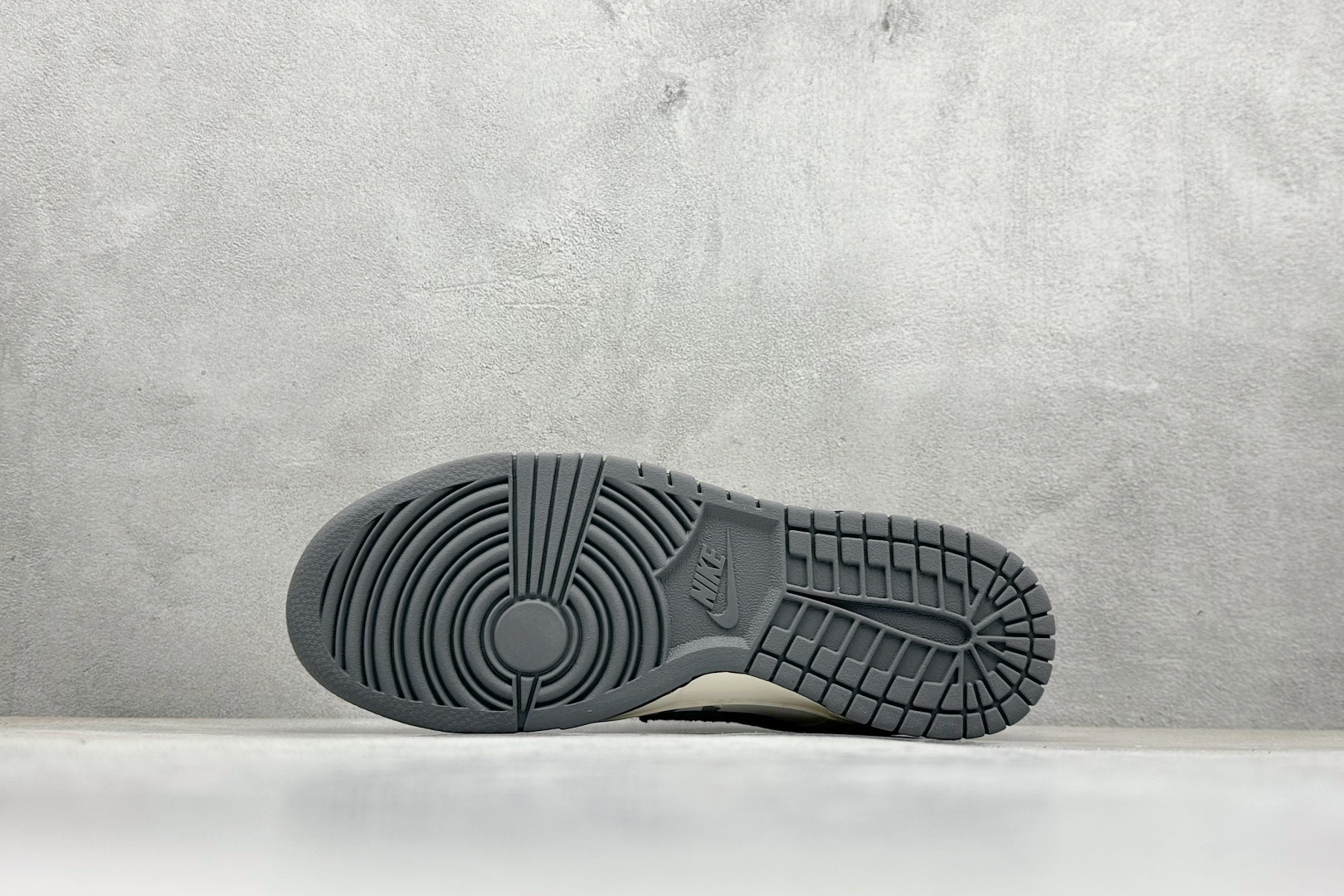 240 Nike SB Dunk Low x MLB 白黑双小勾 HS8068-055-Chinese UA Cheap High Quatity Brand Clothes Bags handbags Sneakers wholesale wholesaler seller from China Factory suppliers Fashion Clothing Shoes best Quality Beautiful Price 240 Nike SB Dunk Low x MLB 白黑双小勾 HS8068-055