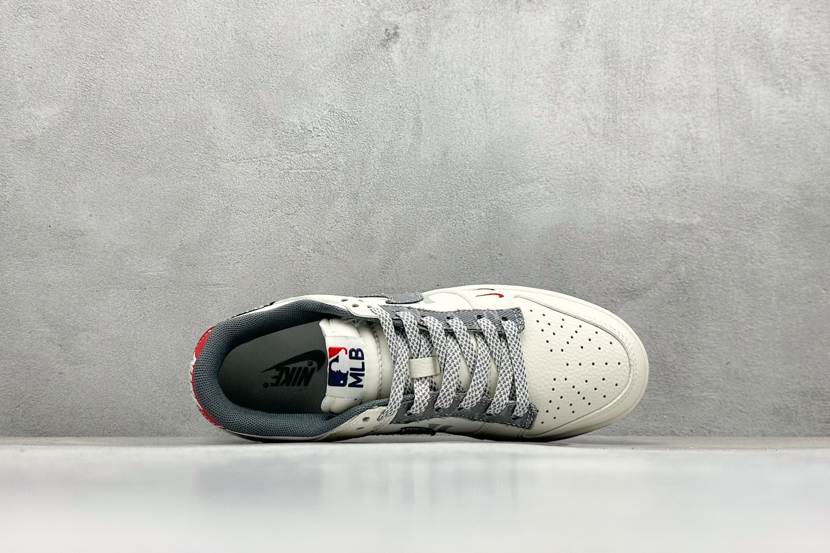 240 Nike SB Dunk Low x MLB 白黑双小勾 HS8068-055-Chinese UA Cheap High Quatity Brand Clothes Bags handbags Sneakers wholesale wholesaler seller from China Factory suppliers Fashion Clothing Shoes best Quality Beautiful Price 240 Nike SB Dunk Low x MLB 白黑双小勾 HS8068-055
