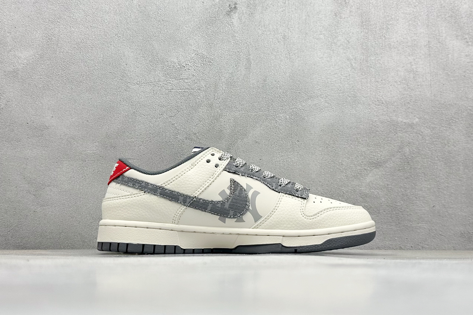 240 Nike SB Dunk Low x MLB 白黑双小勾 HS8068-055-Chinese UA Cheap High Quatity Brand Clothes Bags handbags Sneakers wholesale wholesaler seller from China Factory suppliers Fashion Clothing Shoes best Quality Beautiful Price 240 Nike SB Dunk Low x MLB 白黑双小勾 HS8068-055