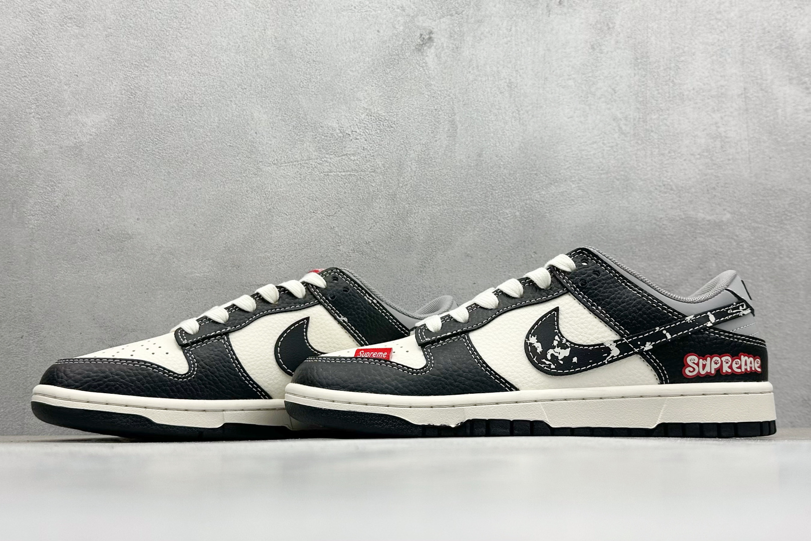 240 Nike SB Dunk Low x Superme 黑白 HS2506-210-Chinese UA Cheap High Quatity Brand Clothes Bags handbags Sneakers wholesale wholesaler seller from China Factory suppliers Fashion Clothing Shoes best Quality Beautiful Price 240 Nike SB Dunk Low x Superme 黑白 HS2506-210