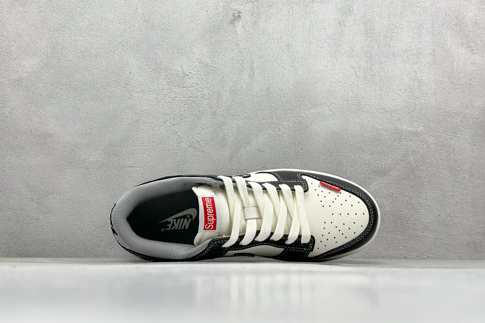 240 Nike SB Dunk Low x Superme 黑白 HS2506-210-Chinese UA Cheap High Quatity Brand Clothes Bags handbags Sneakers wholesale wholesaler seller from China Factory suppliers Fashion Clothing Shoes best Quality Beautiful Price 240 Nike SB Dunk Low x Superme 黑白 HS2506-210