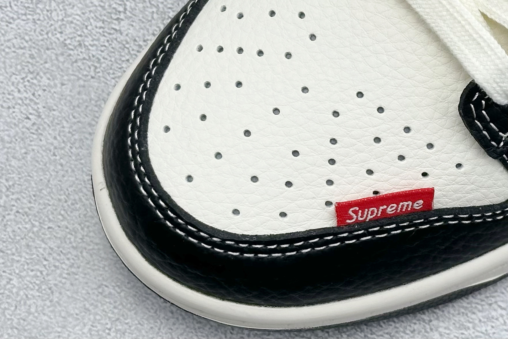 240 Nike SB Dunk Low x Superme 黑白 HS2506-210-Chinese UA Cheap High Quatity Brand Clothes Bags handbags Sneakers wholesale wholesaler seller from China Factory suppliers Fashion Clothing Shoes best Quality Beautiful Price 240 Nike SB Dunk Low x Superme 黑白 HS2506-210