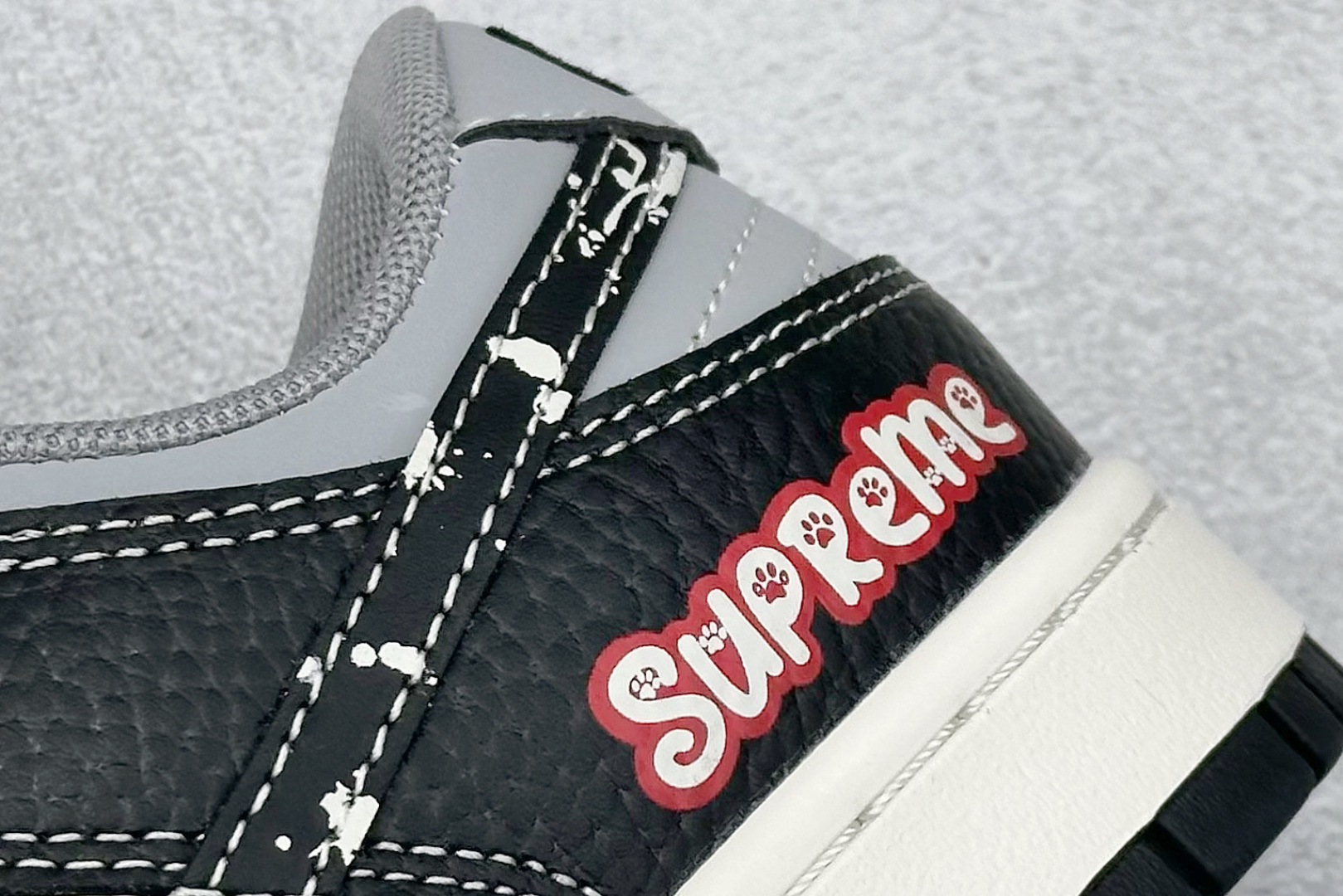 240 Nike SB Dunk Low x Superme 黑白 HS2506-210-Chinese UA Cheap High Quatity Brand Clothes Bags handbags Sneakers wholesale wholesaler seller from China Factory suppliers Fashion Clothing Shoes best Quality Beautiful Price 240 Nike SB Dunk Low x Superme 黑白 HS2506-210