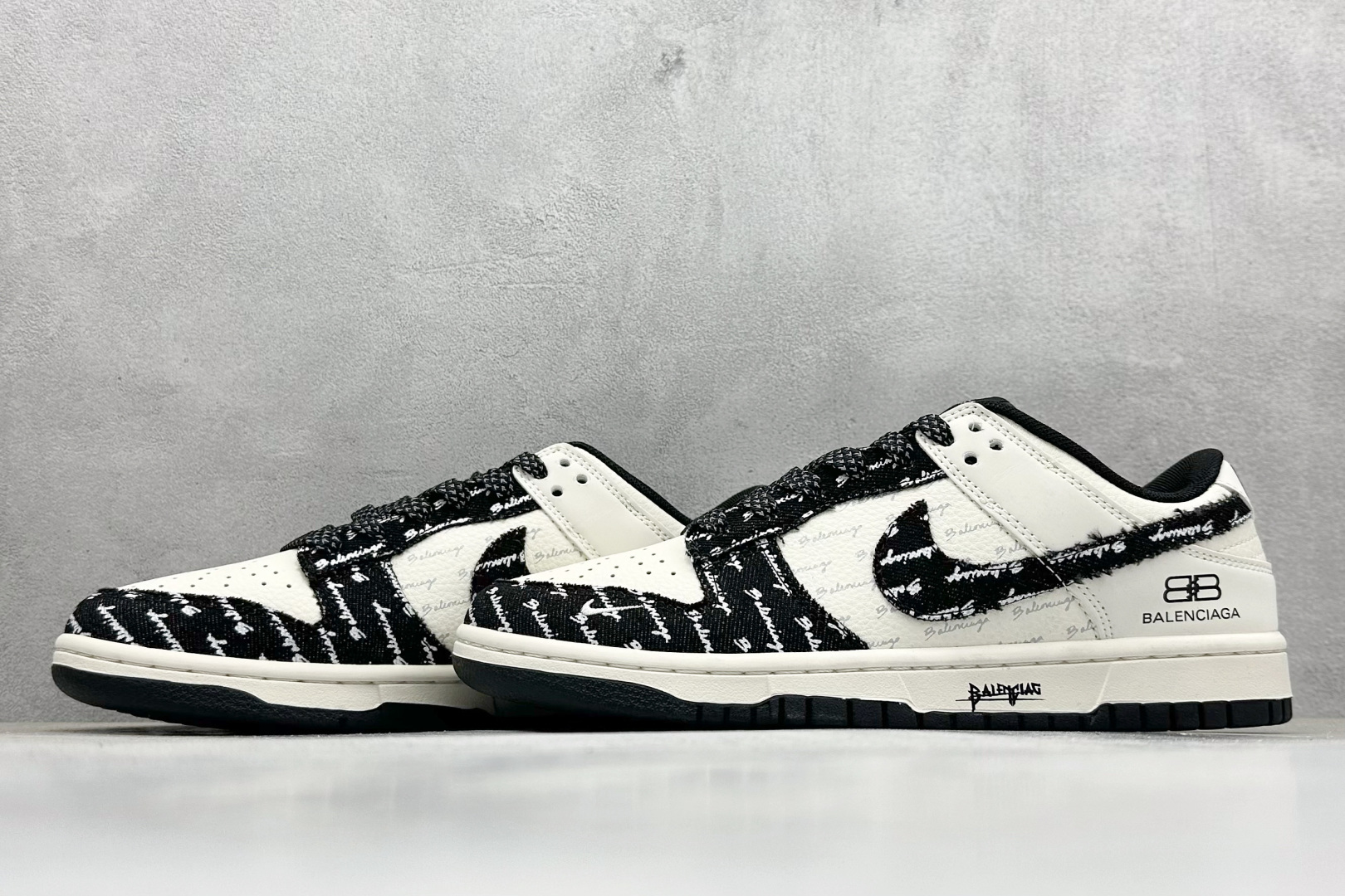 240 Nike SB Dunk Low x Balenciaga 黑白小勾 XD1588-226-Chinese UA Cheap High Quatity Brand Clothes Bags handbags Sneakers wholesale wholesaler seller from China Factory suppliers Fashion Clothing Shoes best Quality Beautiful Price 240 Nike SB Dunk Low x Balenciaga 黑白小勾 XD1588-226
