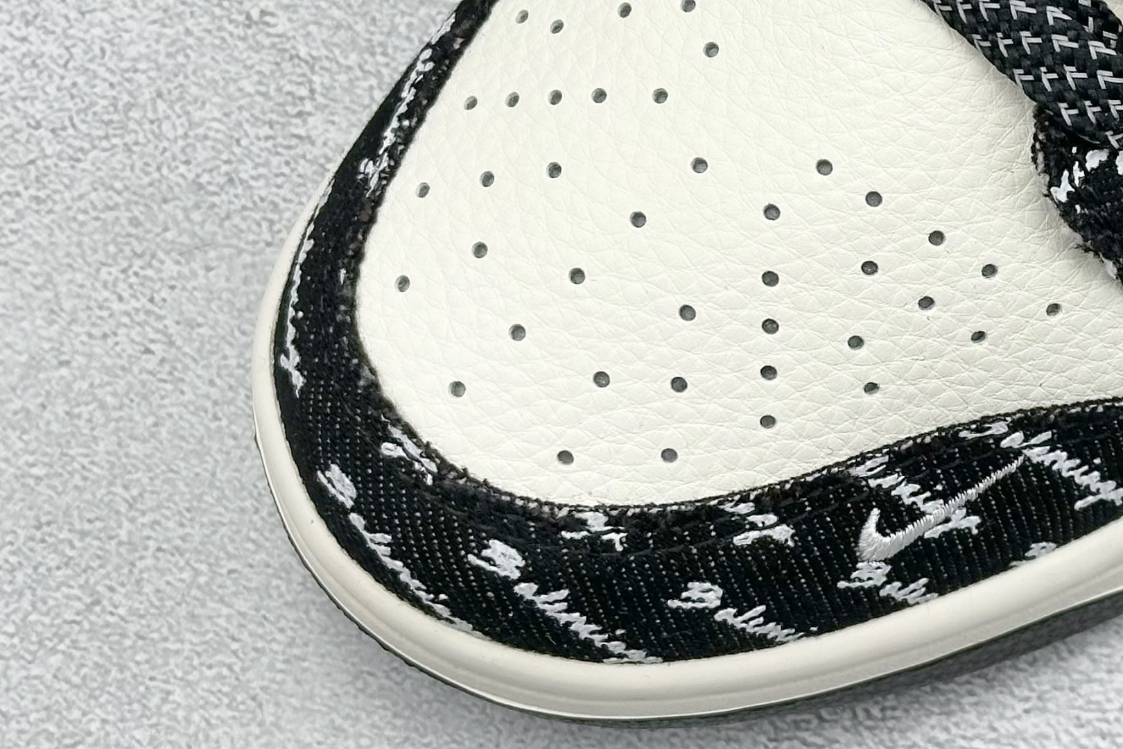 240 Nike SB Dunk Low x Balenciaga 黑白小勾 XD1588-226-Chinese UA Cheap High Quatity Brand Clothes Bags handbags Sneakers wholesale wholesaler seller from China Factory suppliers Fashion Clothing Shoes best Quality Beautiful Price 240 Nike SB Dunk Low x Balenciaga 黑白小勾 XD1588-226