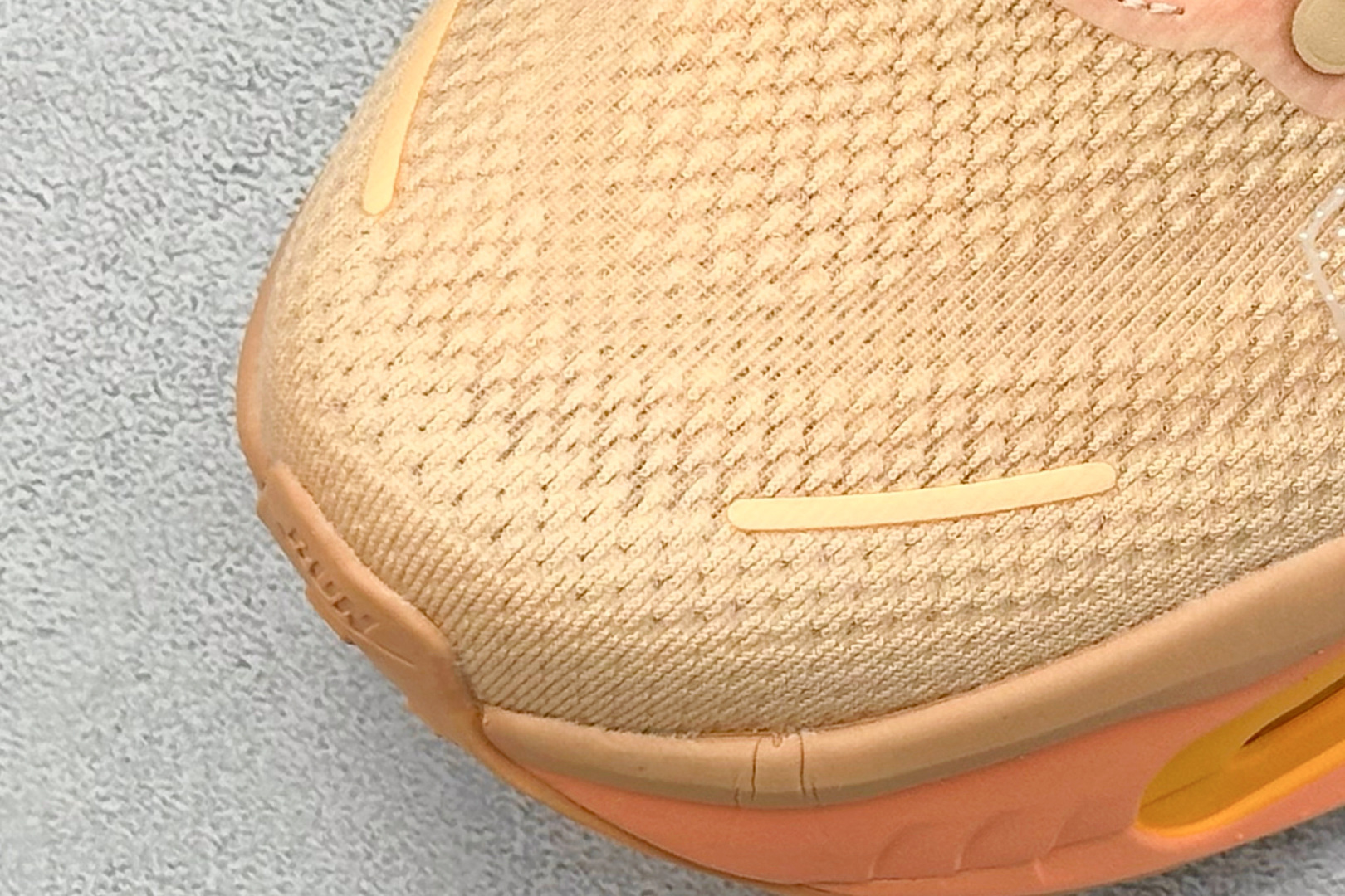 260 NIKE VOMERO PREMIUM 全掌气垫纤维气柱网面跑步鞋 HQ2050-100-Chinese UA Cheap High Quatity Brand Clothes Bags handbags Sneakers wholesale wholesaler seller from China Factory suppliers Fashion Clothing Shoes best Quality Beautiful Price 260 NIKE VOMERO PREMIUM 全掌气垫纤维气柱网面跑步鞋 HQ2050-100