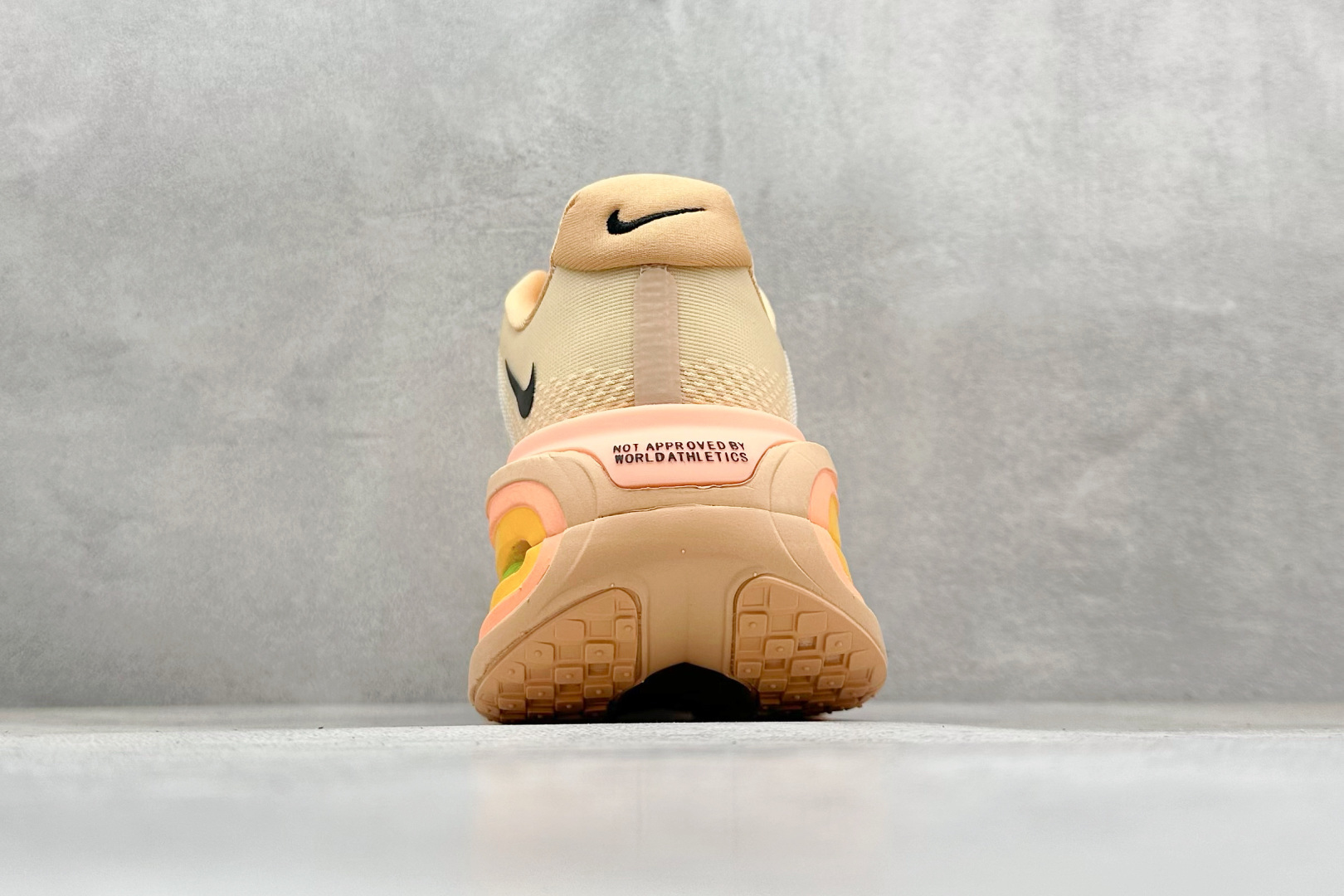 260 NIKE VOMERO PREMIUM 全掌气垫纤维气柱网面跑步鞋 HQ2050-100-Chinese UA Cheap High Quatity Brand Clothes Bags handbags Sneakers wholesale wholesaler seller from China Factory suppliers Fashion Clothing Shoes best Quality Beautiful Price 260 NIKE VOMERO PREMIUM 全掌气垫纤维气柱网面跑步鞋 HQ2050-100