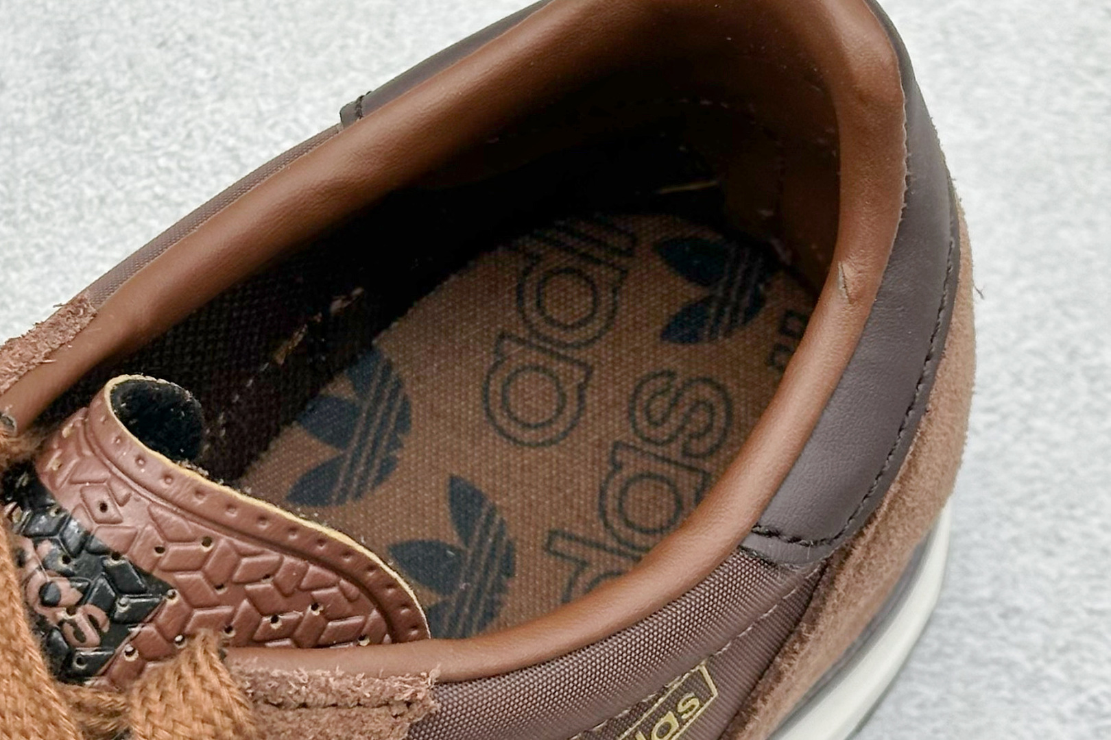 180 BF版AD Originals SL 72 RS 经典复古轻便休闲运动慢跑鞋  JS0744