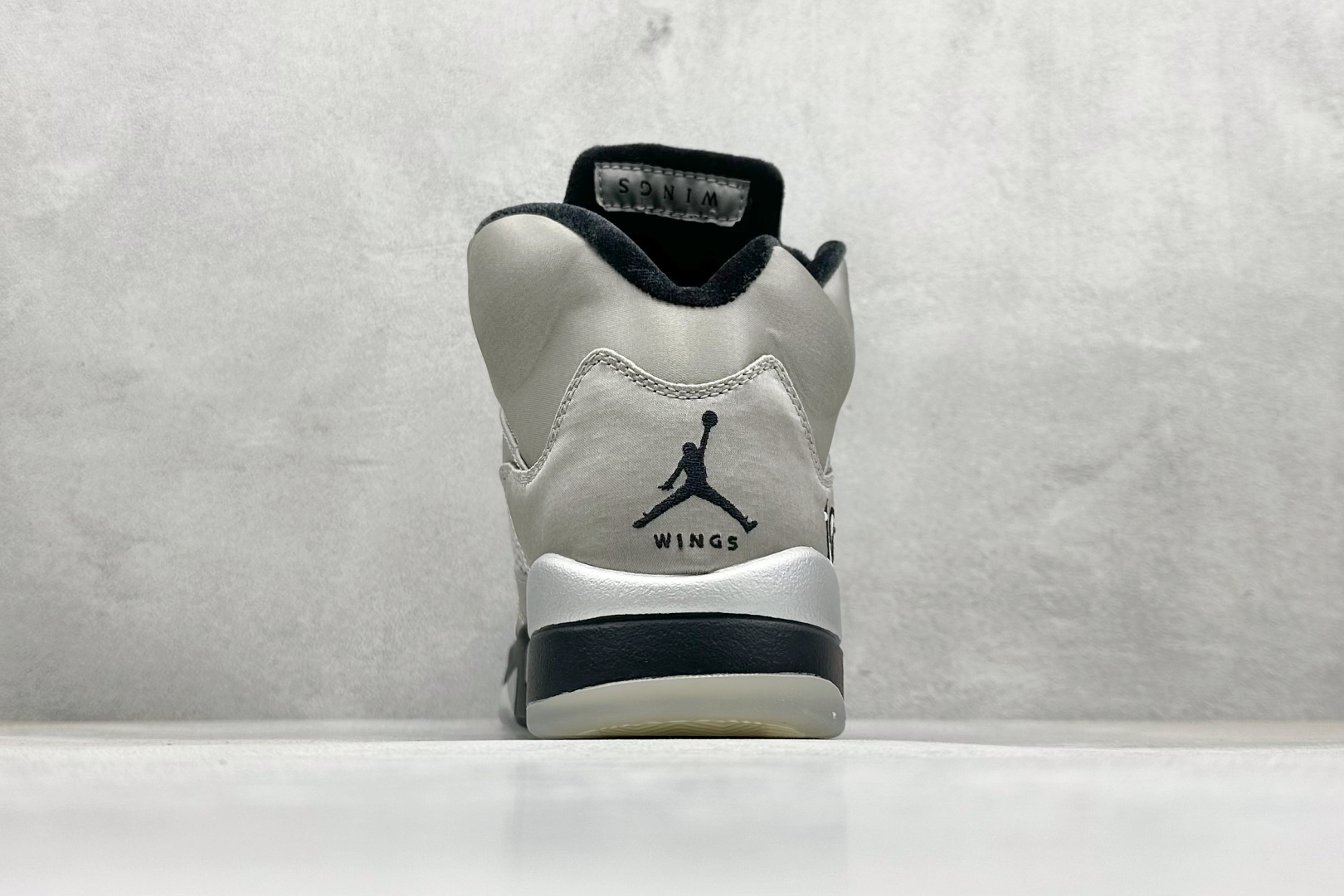 380 F版Air Jordan 5 Wings “Medium Grey/Black”灰黑色 IO2038-001-Chinese UA Cheap High Quatity Brand Clothes Bags handbags Sneakers wholesale wholesaler seller from China Factory suppliers Fashion Clothing Shoes best Quality Beautiful Price 380 F版Air Jordan 5 Wings “Medium Grey/Black”灰黑色 IO2038-001