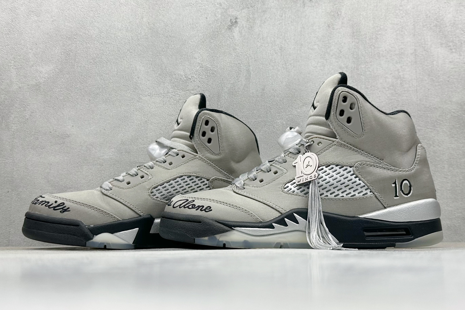 380 F版Air Jordan 5 Wings “Medium Grey/Black”灰黑色 IO2038-001-Chinese UA Cheap High Quatity Brand Clothes Bags handbags Sneakers wholesale wholesaler seller from China Factory suppliers Fashion Clothing Shoes best Quality Beautiful Price 380 F版Air Jordan 5 Wings “Medium Grey/Black”灰黑色 IO2038-001