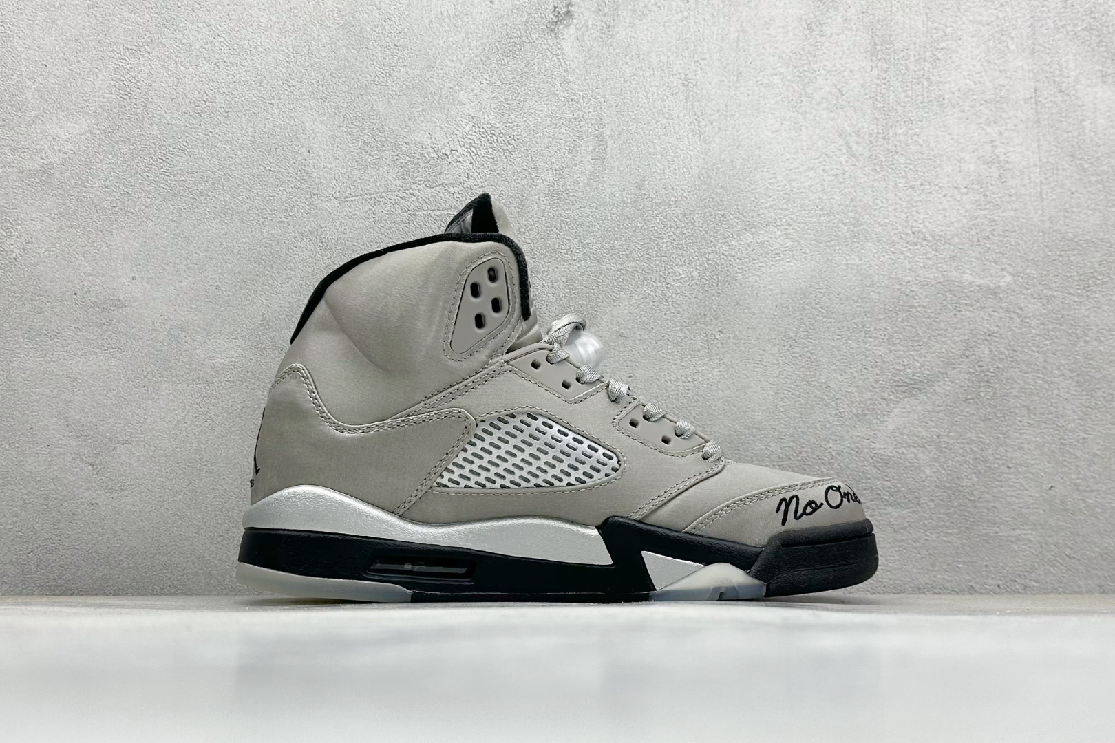 380 F版Air Jordan 5 Wings “Medium Grey/Black”灰黑色 IO2038-001-Chinese UA Cheap High Quatity Brand Clothes Bags handbags Sneakers wholesale wholesaler seller from China Factory suppliers Fashion Clothing Shoes best Quality Beautiful Price 380 F版Air Jordan 5 Wings “Medium Grey/Black”灰黑色 IO2038-001