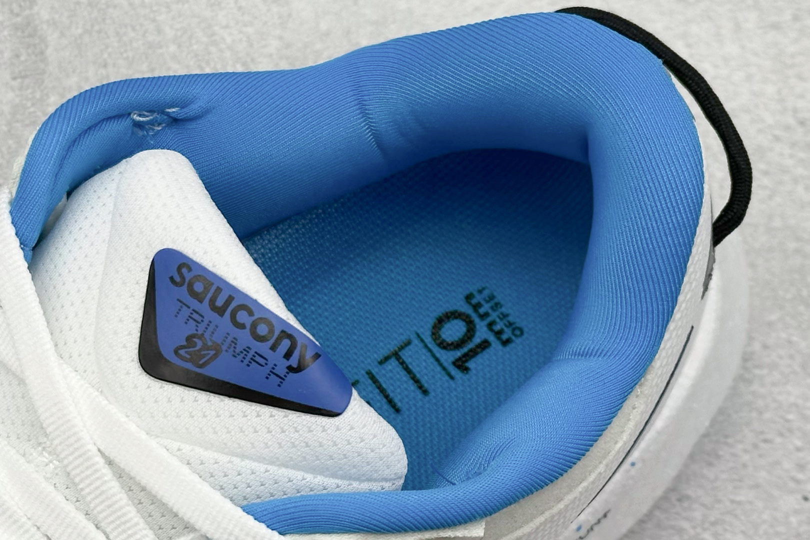 180 SF版Saucony Triumph 21 索康尼旗舰级缓震型跑鞋 S20881-Chinese UA Cheap High Quatity Brand Clothes Bags handbags Sneakers wholesale wholesaler seller from China Factory suppliers Fashion Clothing Shoes best Quality Beautiful Price 180 SF版Saucony Triumph 21 索康尼旗舰级缓震型跑鞋 S20881