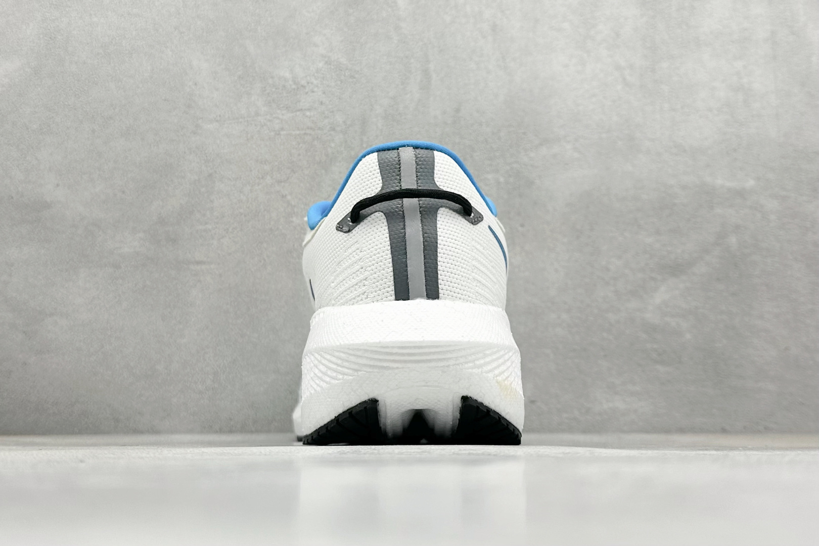 180 SF版Saucony Triumph 21 索康尼旗舰级缓震型跑鞋 S20881-Chinese UA Cheap High Quatity Brand Clothes Bags handbags Sneakers wholesale wholesaler seller from China Factory suppliers Fashion Clothing Shoes best Quality Beautiful Price 180 SF版Saucony Triumph 21 索康尼旗舰级缓震型跑鞋 S20881