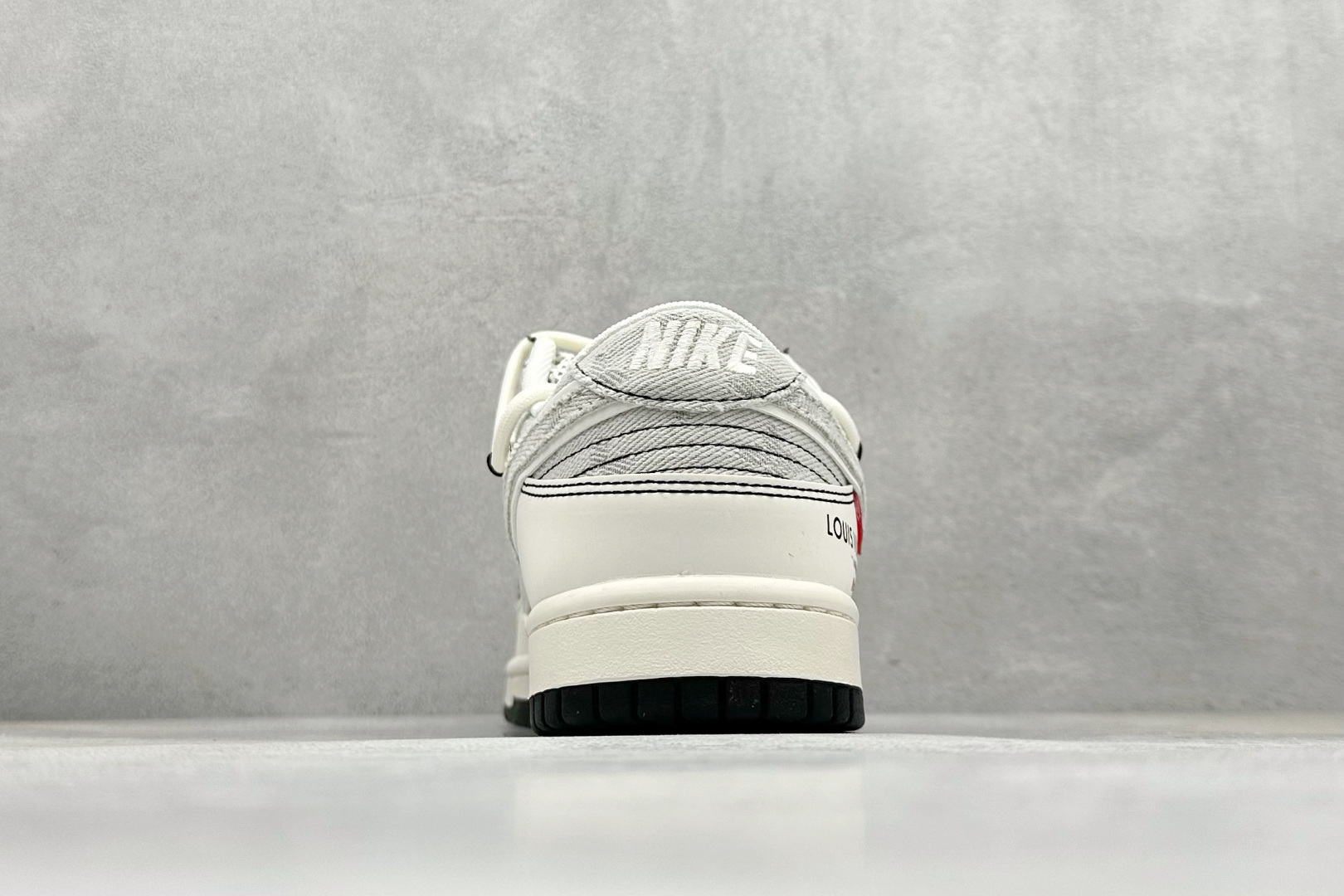 XC版Nike SB Dunk Low LV联名 灰布勾抽绳 周年高端定制 低帮休闲板鞋  YX5066-379