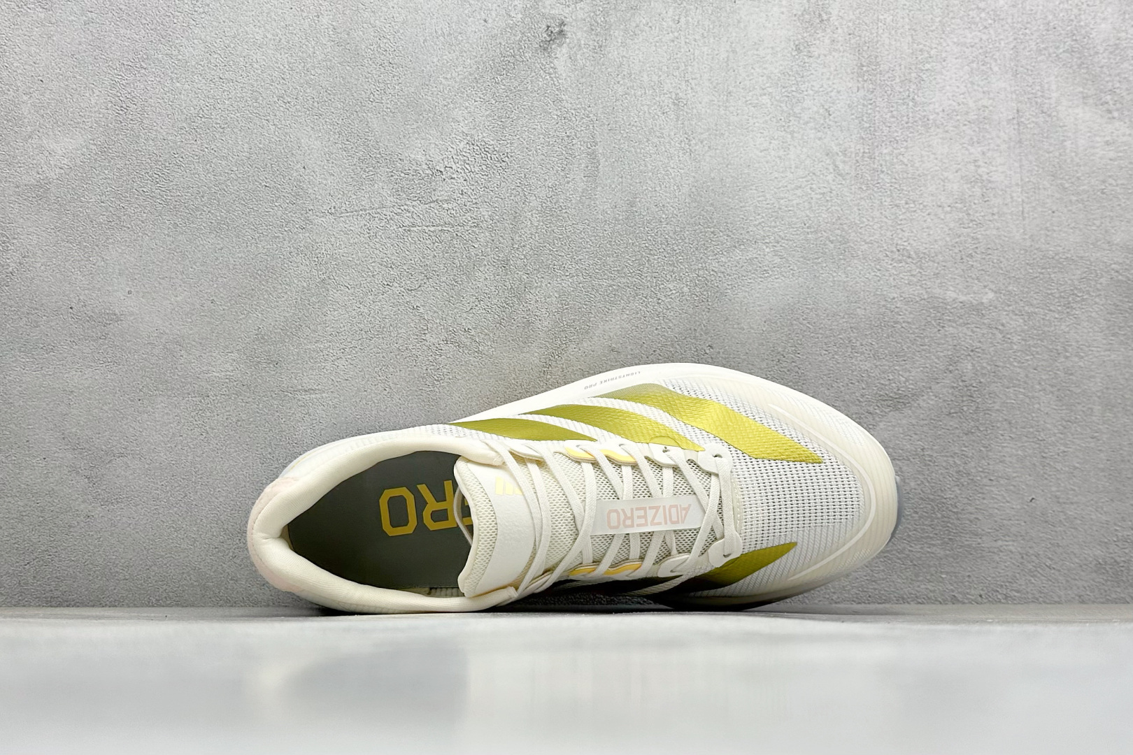 200 AdidAdizero Boston 13 轻盈跑鞋 超轻发泡底 缓震透气跑步鞋 JS4952