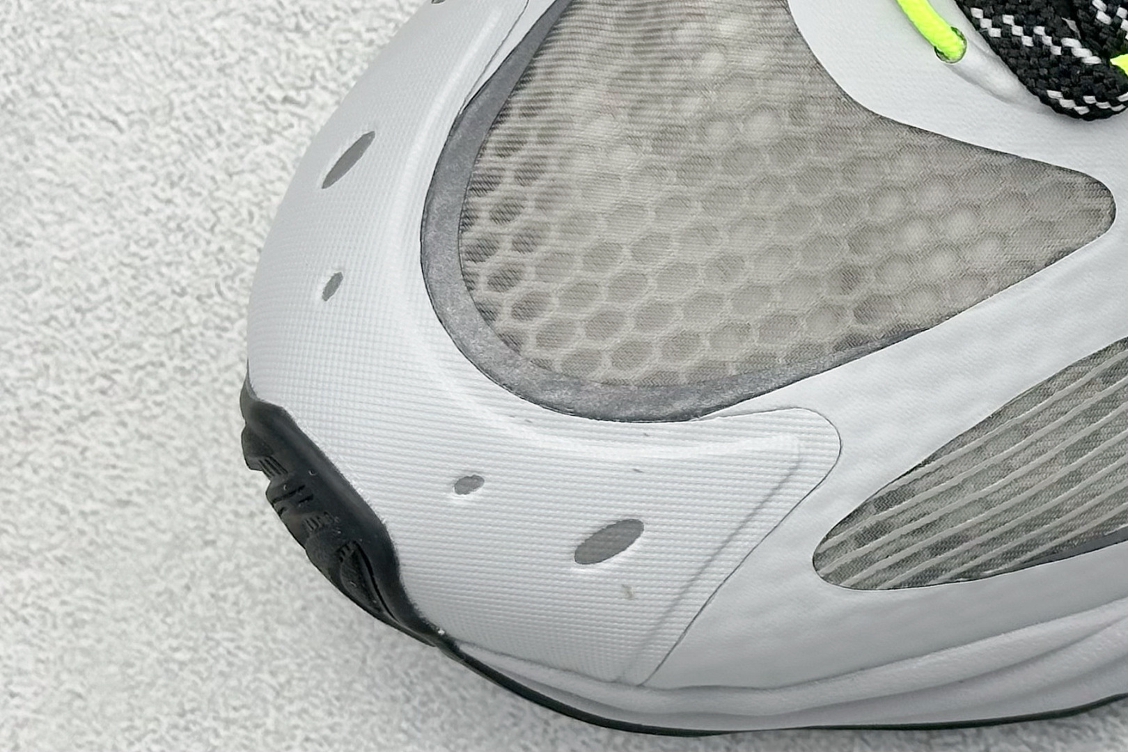 240 AdidCLIMACOOL XLG 4.0 复古休闲老爹鞋  JQ4940