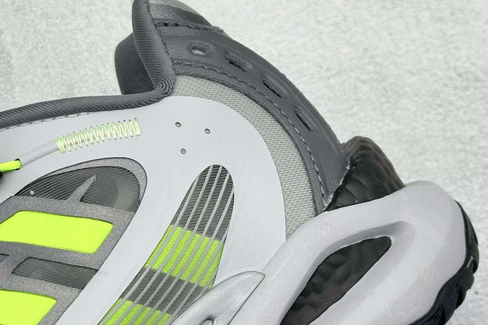 240 AdidCLIMACOOL XLG 4.0 复古休闲老爹鞋  JQ4940