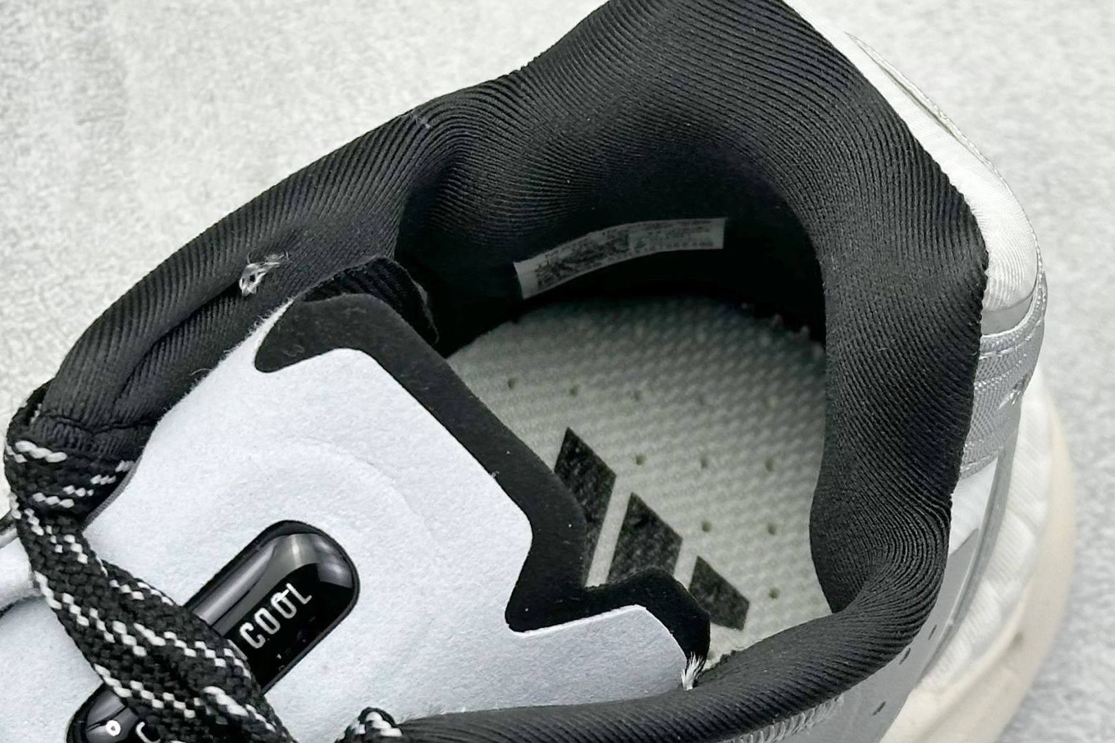 240 AdidCLIMACOOL XLG 4.0 复古休闲老爹鞋  JQ4941