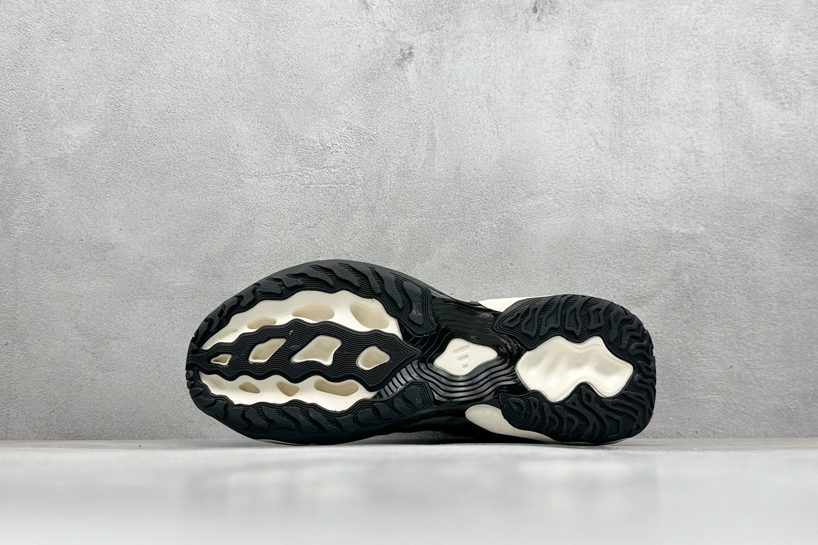 240 AdidCLIMACOOL XLG 4.0 复古休闲老爹鞋  JQ4941