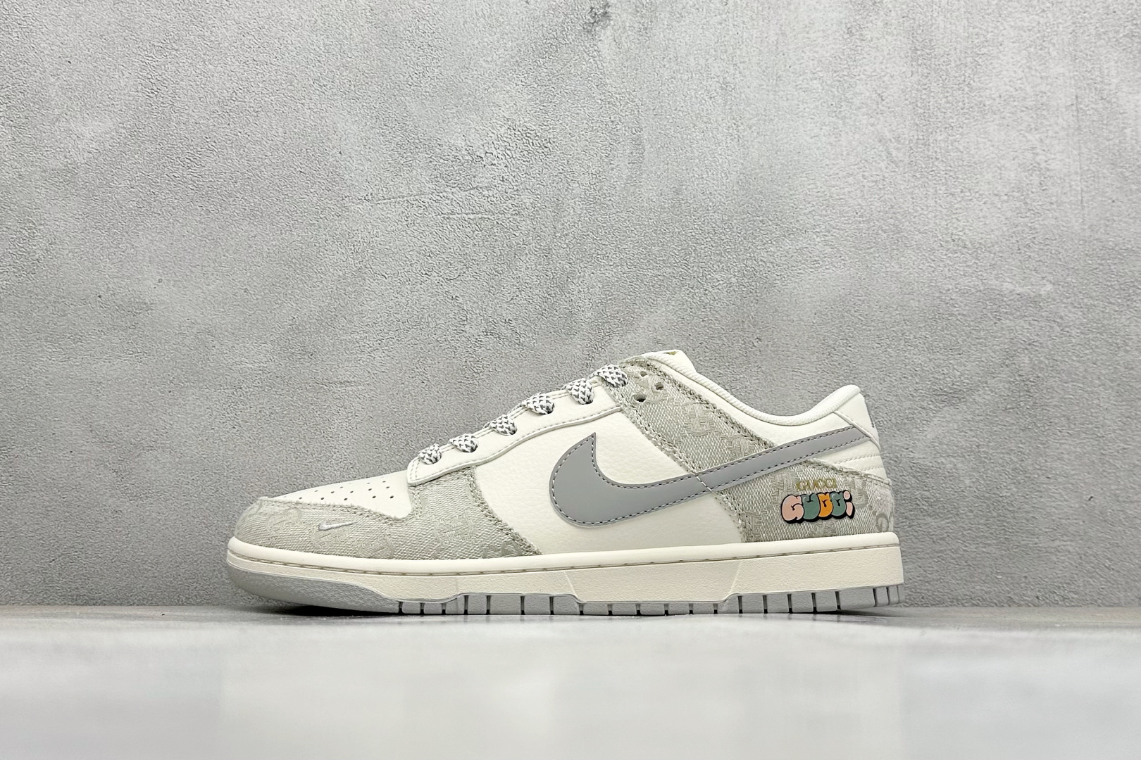 NO:340182,【Spot】Open store Nk SB Dunk Low Gucci co-branded - soot ash ash bottom Anniversary high-end customization Low top casual board shoes #customized shoe box Large factory pure original quality shipment Ultra high cleanliness The leather is clean and has no burrs, perfect details Article number XX-802 Size 36 36.5 37.5 38 38.5 39 40 40.5 41 42 42.5 43 44 44.5 45 Code 30, sports shoes series, gucci, sneakers19860909【現貨】 放店私 Nk SB Dunk Low 古驰联名-烟灰灰底 周年高端定制 低帮休闲板鞋 #定制鞋盒 大厂纯原品质出货 超高清洁度 皮料切割干净无任何毛边 细节完美 货号XX-802 尺码36 36.5 37.5 38 38.5 39 40 40.5 41 42 42.5 43 44 44.5 45 编码30,运动鞋系列,gucci,sneakers,Men's shoes