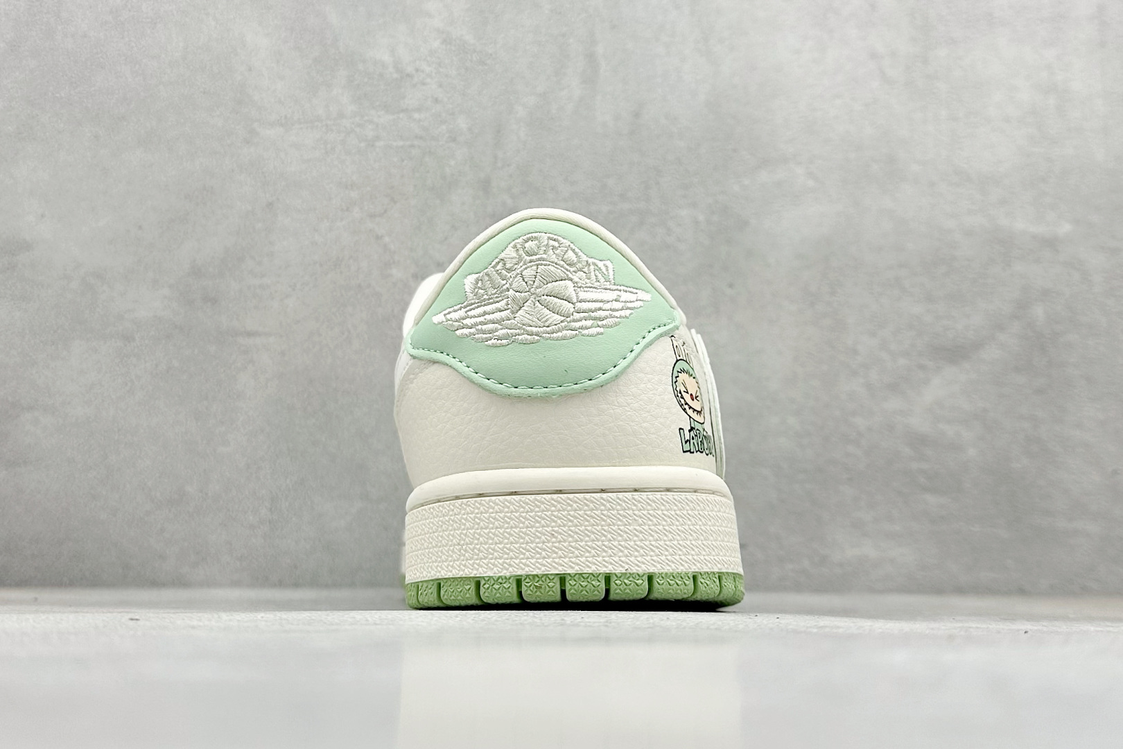 Travis Scott x Nike Air Jordan 1 Low x 拉布布涂鸦 Air Jordan 1 Low 反转绿白拉布布倒钩 XB1979-018