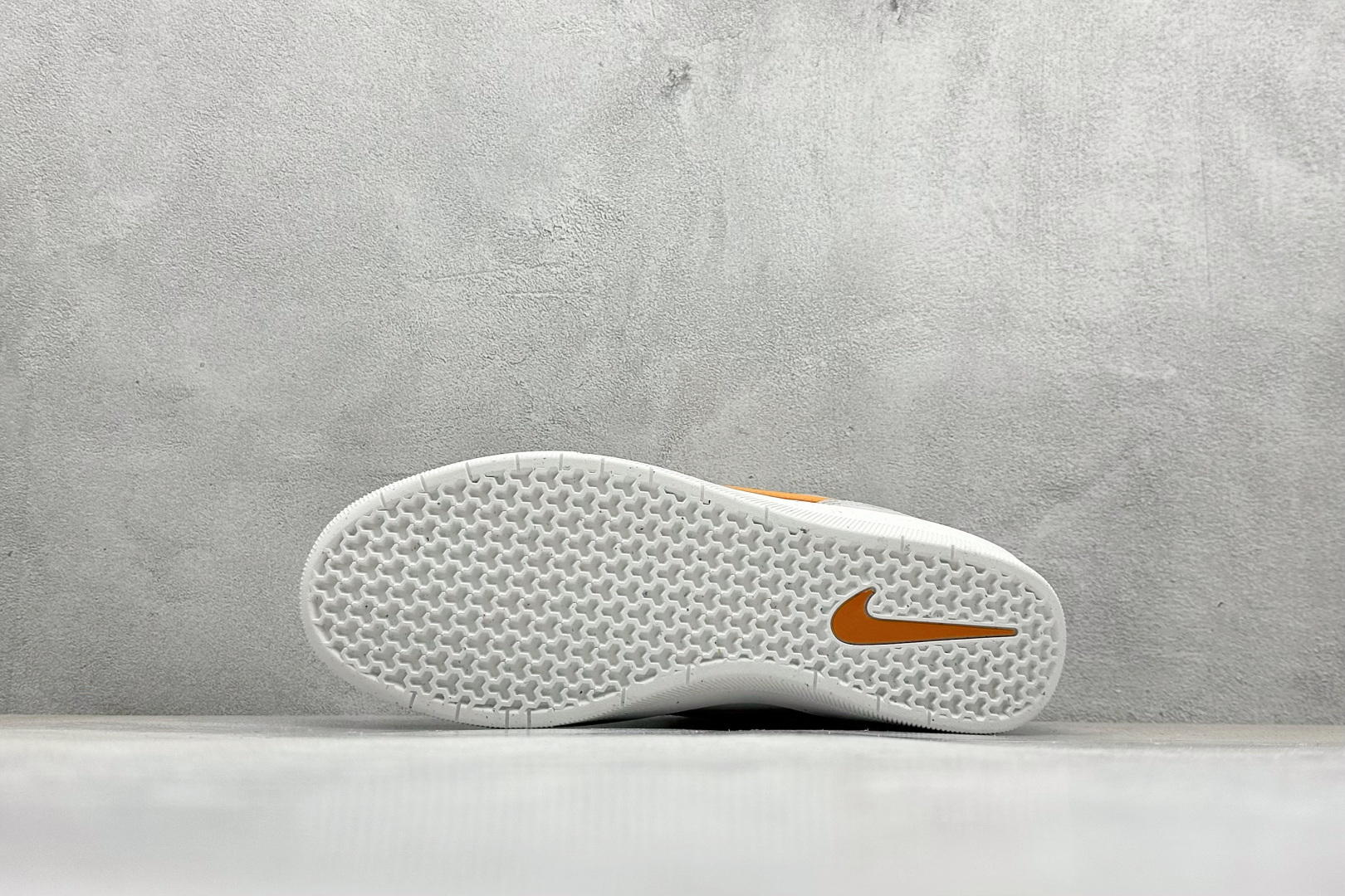 160 FS版 Nike SB Force 58 硫化杯底 传统篮球风格 Nike SB Force 58 男/女滑板鞋 DV5477-007