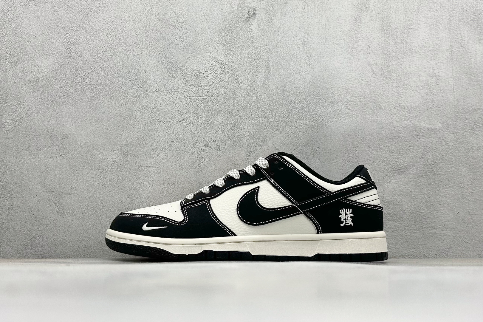 NO:340208,【Spot】 Terminal store XC version Nike SB Dunk Low Black hair Anniversary high-end customization Low top casual board shoes #customized shoe box Large factory pure original quality shipment Ultra high cleanliness The leather is clean and has no burrs Perfect details Article number CS-112 Size 36 36.5 37.5 38 38.5 39 40 40.5 41 42 42.5 43 44 44.5 45 Code 38, sports shoes series, sneakers19860909【現貨】 终端放店 XC版Nike SB Dunk Low 黑发 周年高端定制 低帮休闲板鞋 #定制鞋盒 大厂纯原品质出货 超高清洁度 皮料切割干净无任何毛边 细节完美 货号CS-112 尺码36 36.5 37.5 38 38.5 39 40 40.5 41 42 42.5 43 44 44.5 45 编码38,运动鞋系列,sneakers,Men's shoes